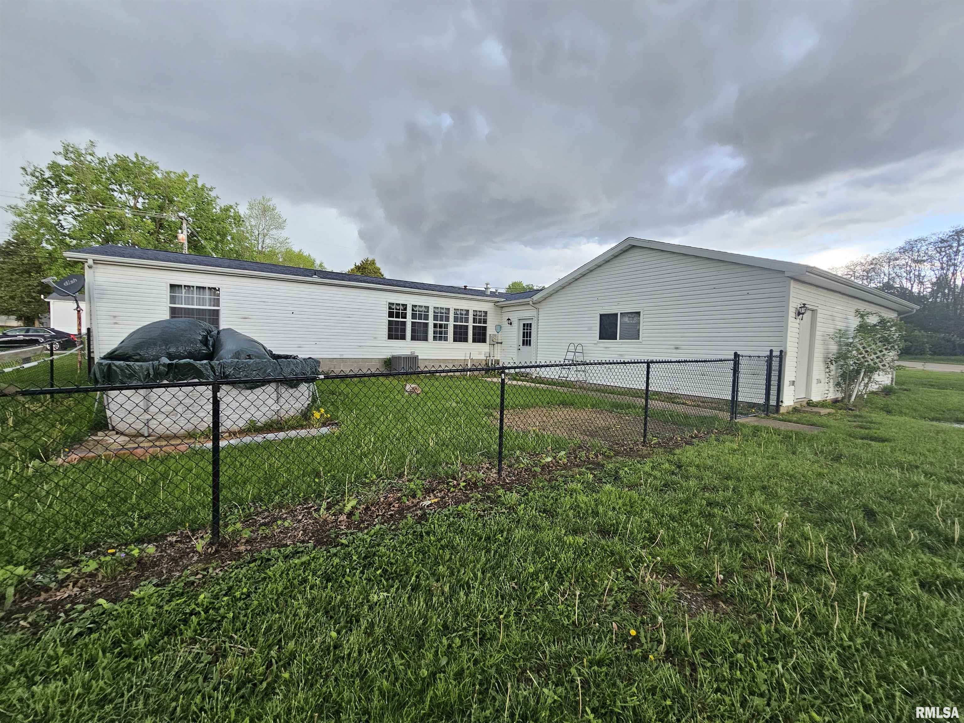 403 E Sycamore Street, Kinmundy, Illinois image 17
