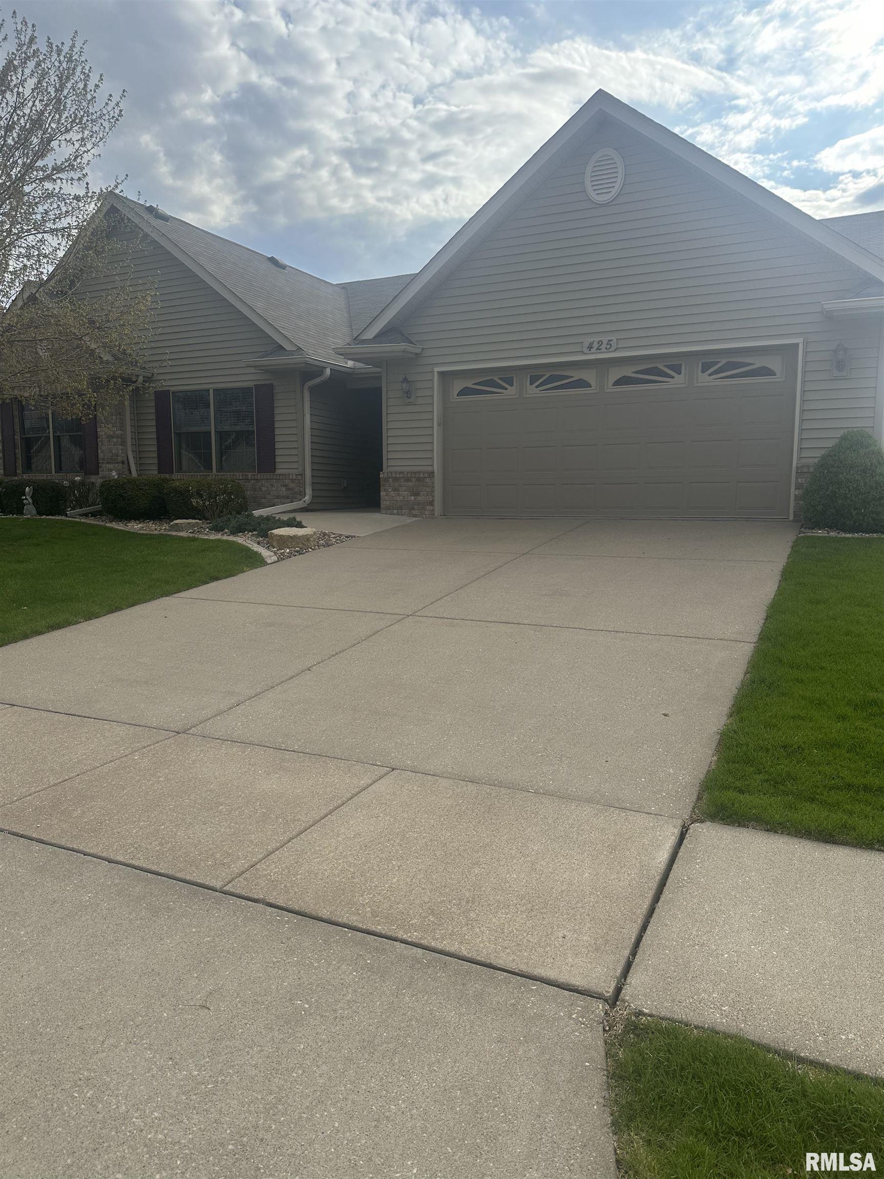 425 Kevin Road, Blue Grass, Iowa image 1