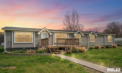 Homes For Sale - 11146 Aspen Lane<br/> Benton, IL 62812