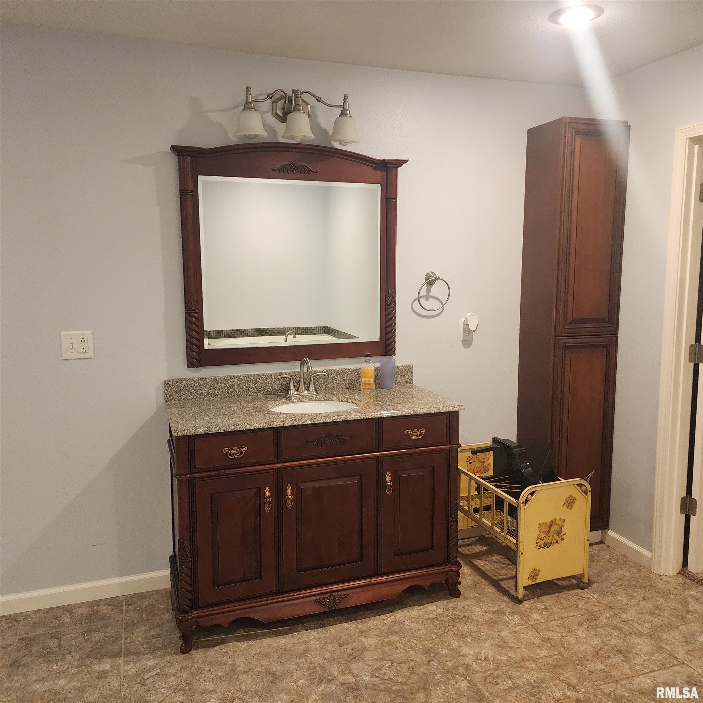 15267 N Woodlawn Lane, Woodlawn, Illinois image 10