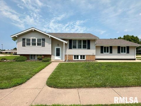 Photo of 1104 15TH Street, De Witt, IA 52742 (MLS # QC4265870)