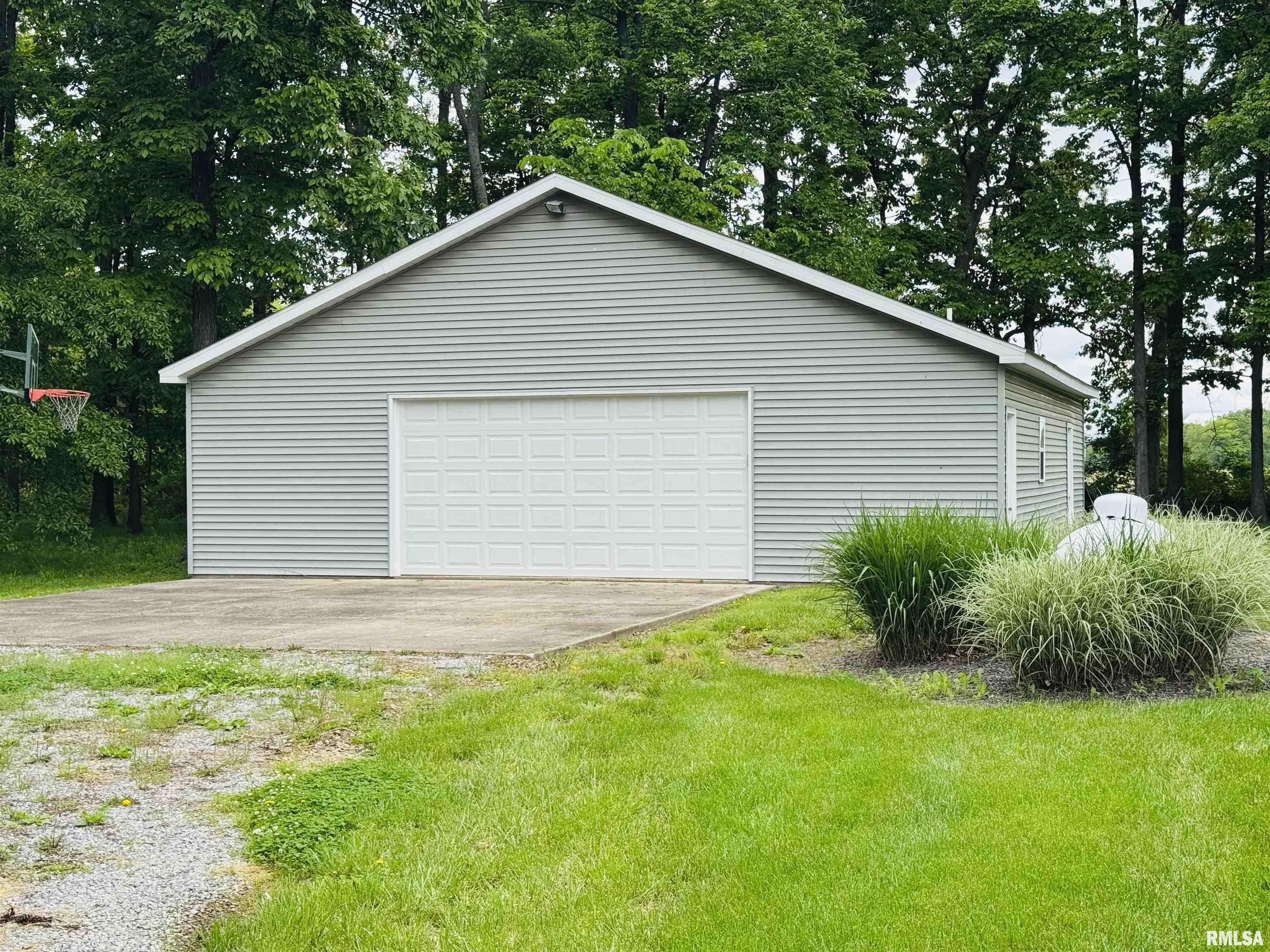 3621 Andrews Court, Salem, Illinois image 4