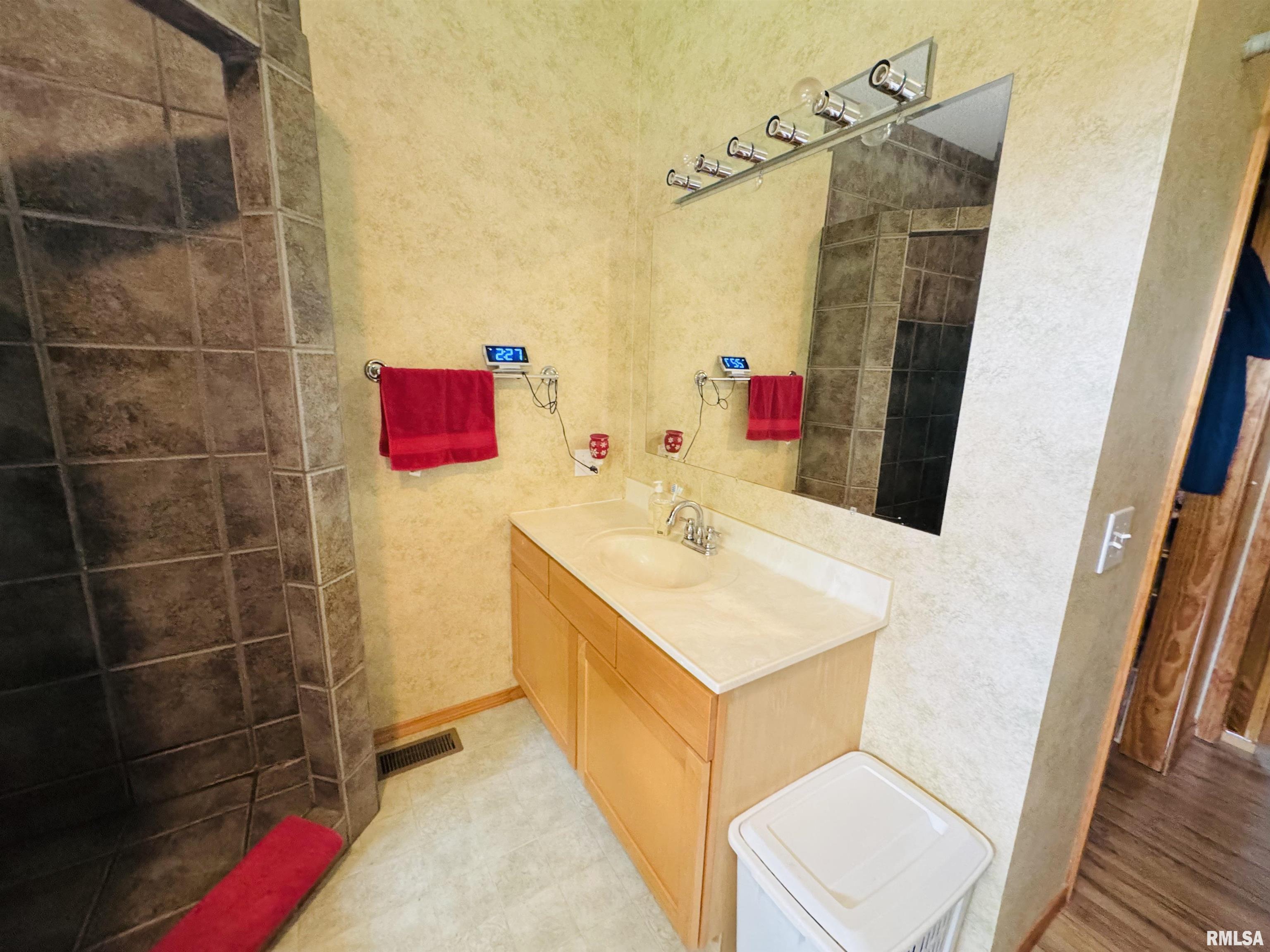 3621 Andrews Court, Salem, Illinois image 19