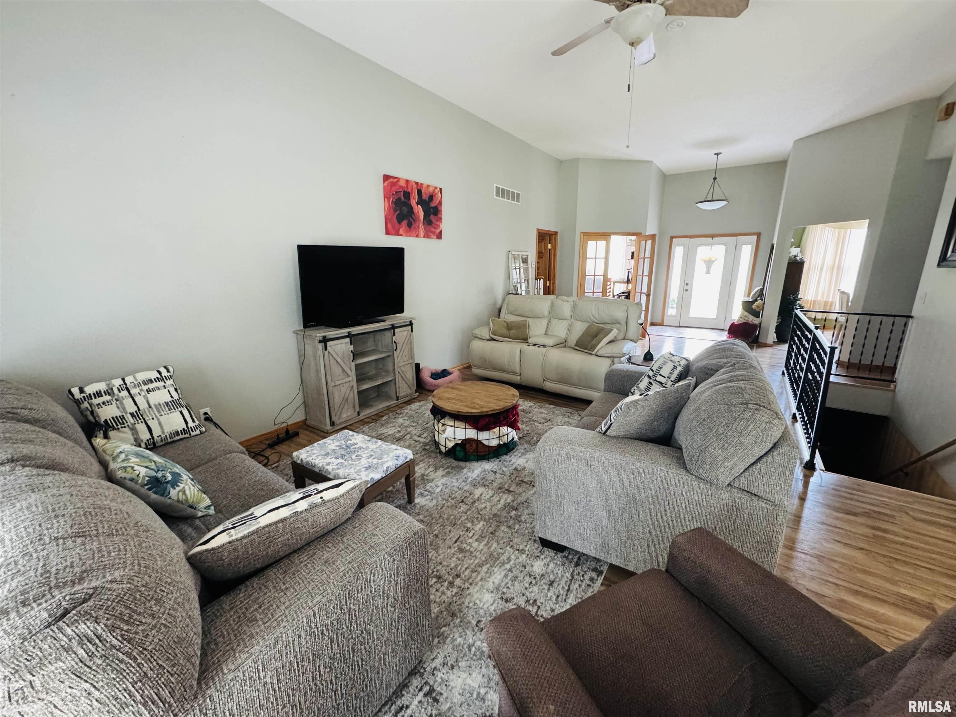 3621 Andrews Court, Salem, Illinois image 5