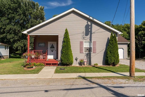 Homes For Sale - 1109 Benton Avenue<br/> Johnston City, IL 62951