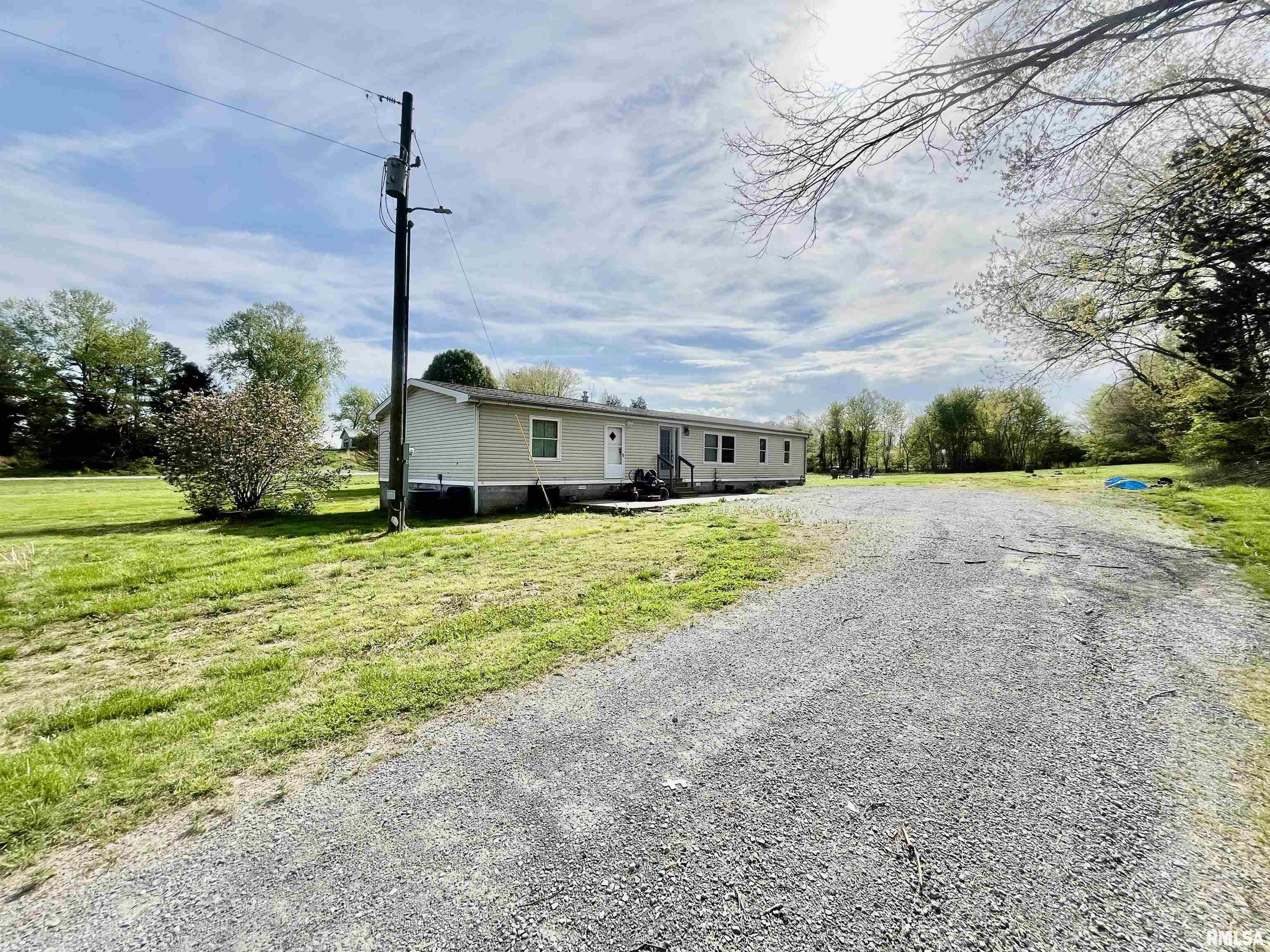 8065 E State Route 146 Highway, Grantsburg, Illinois image 5