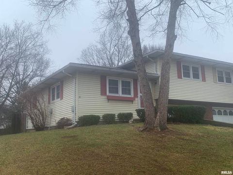 Condo For Sale - 3A Justin Drive<br/> Jacksonville, IL 62650