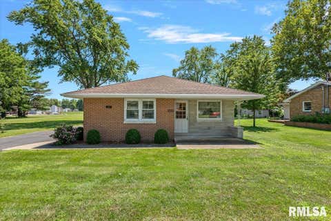 Homes For Sale - 416 W Harpole Street<br/> Williamsville, IL 62693