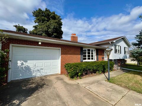 Apartment For Sale - 146 Holden Terrace<br/> Macomb, IL 61455