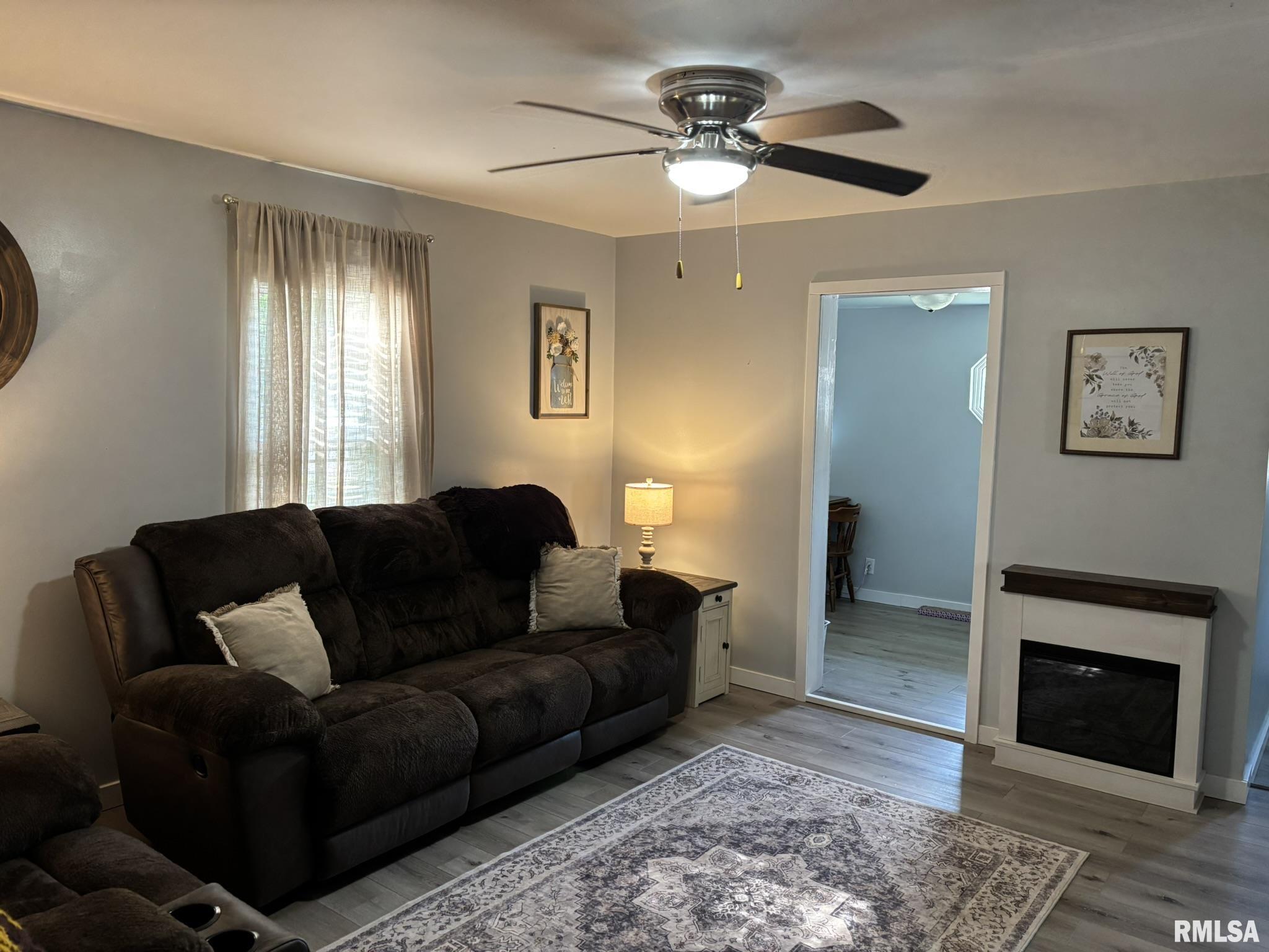 206 E Reed Street, Benton, Illinois image 17