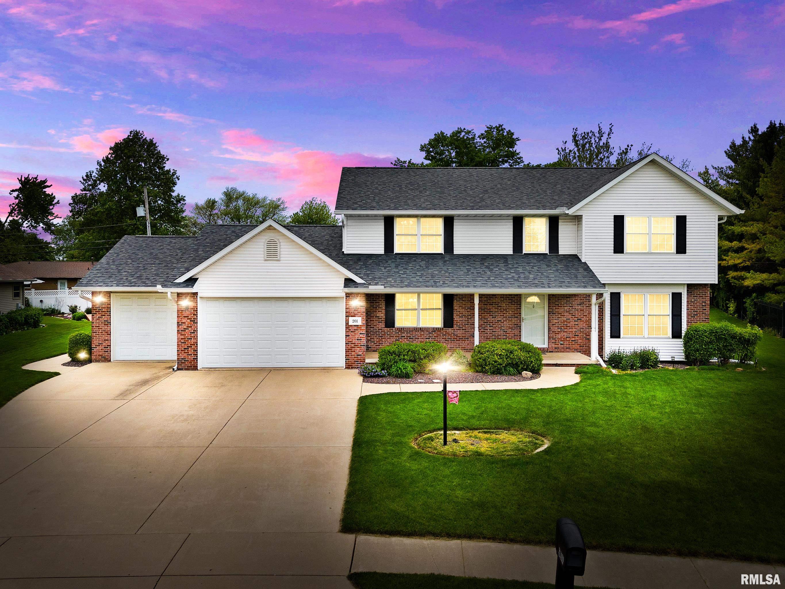 201 Stonecrop Road, Morton, Illinois image 1