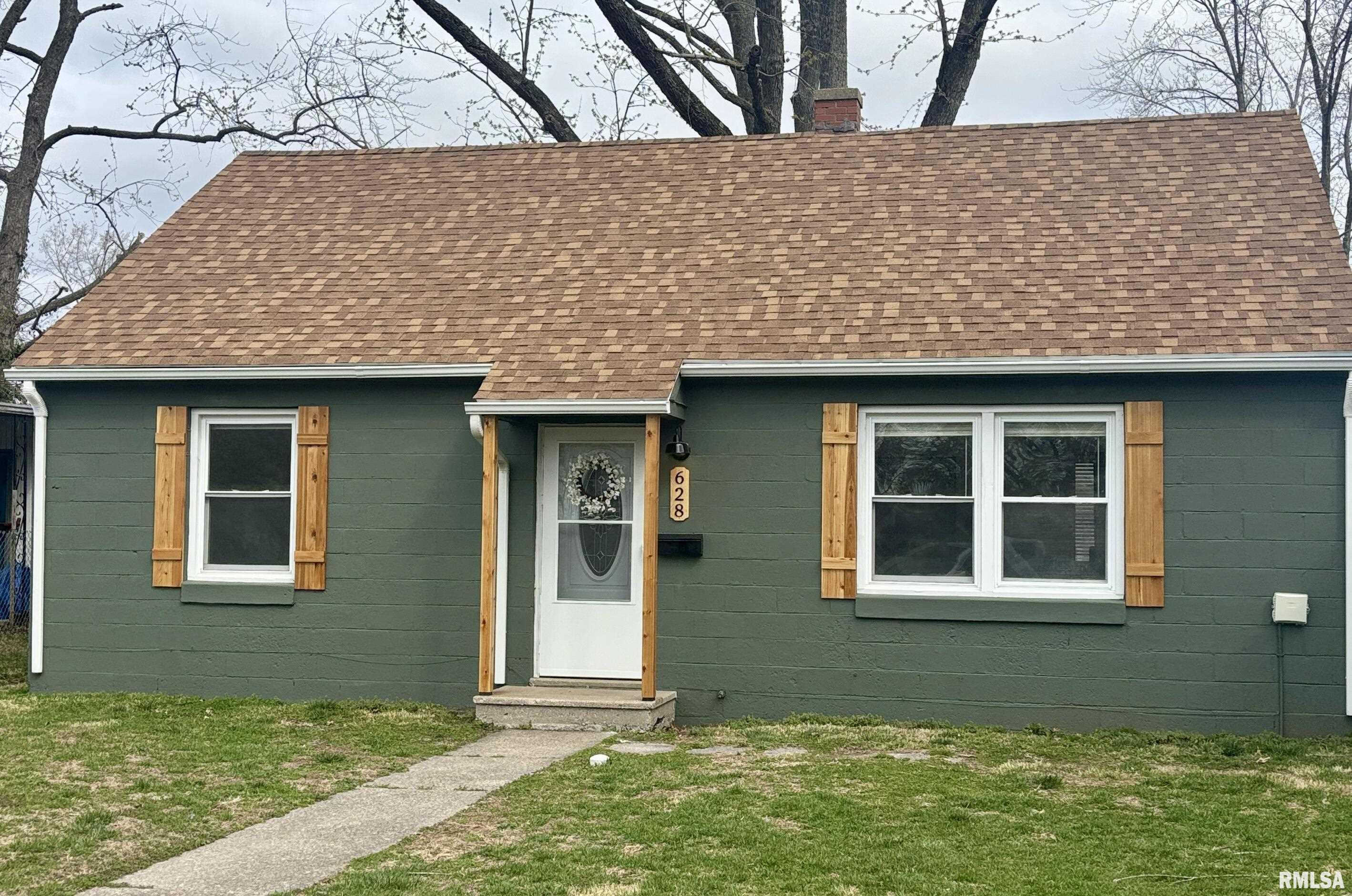 628 W Warmouth Street, Salem, Illinois image 2