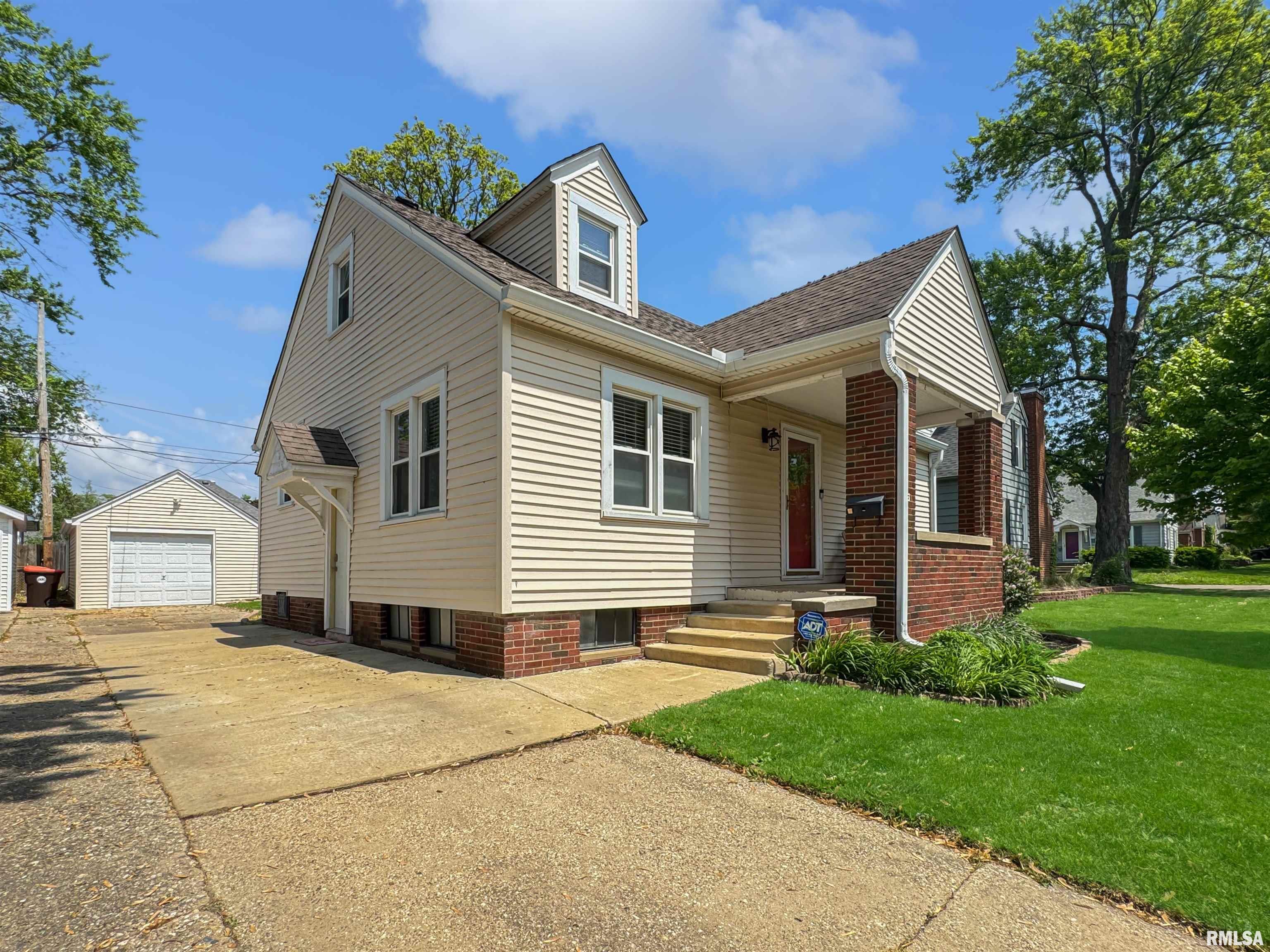 1107 E Elmhurst Avenue, Peoria, Illinois image 2