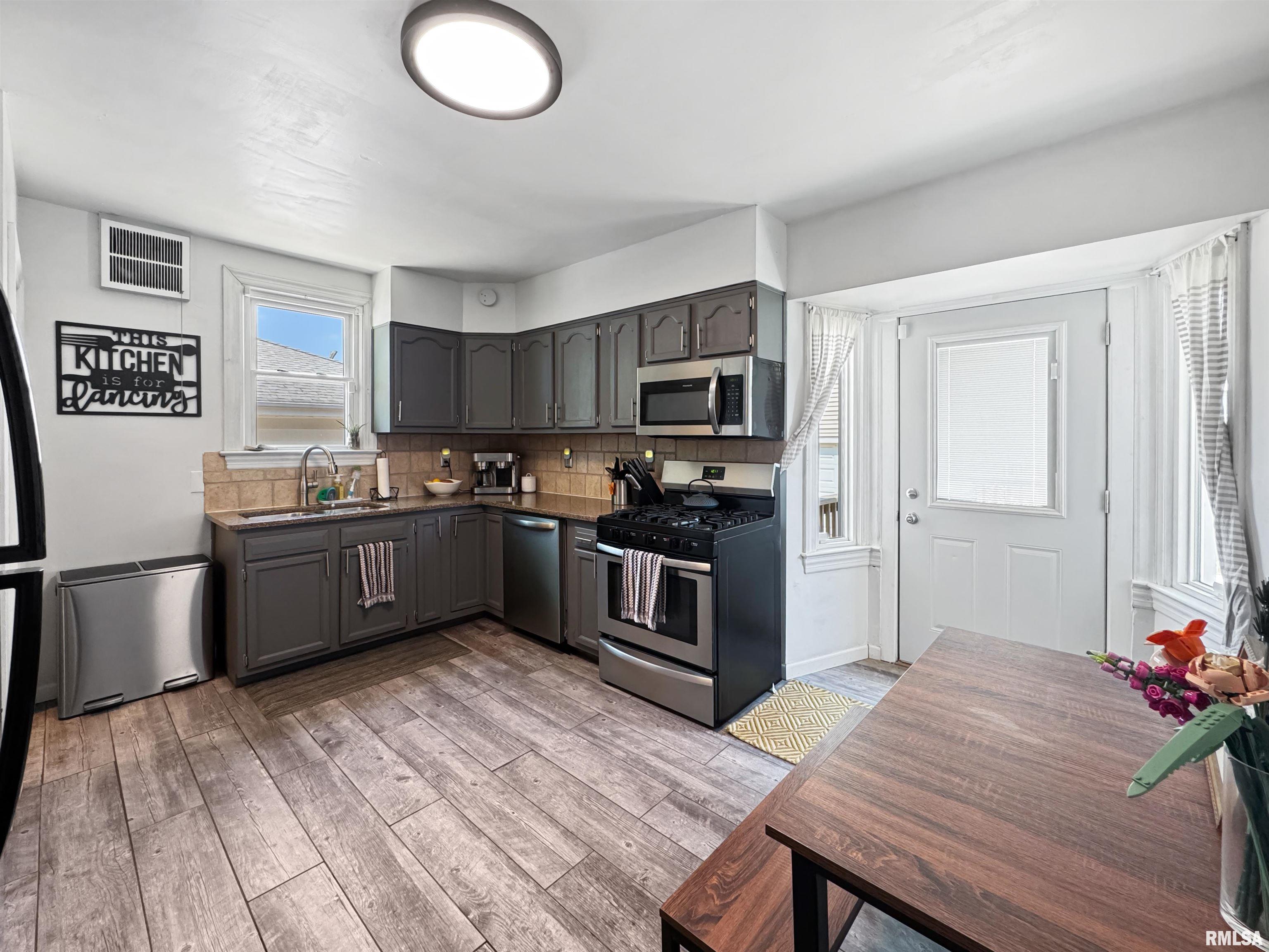 1107 E Elmhurst Avenue, Peoria, Illinois image 7