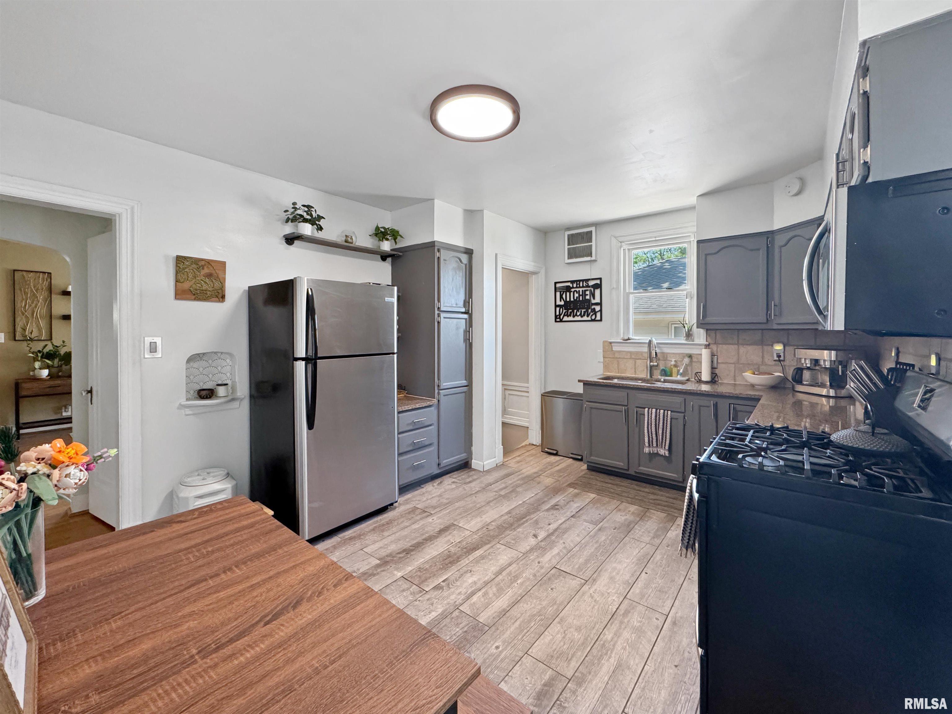 1107 E Elmhurst Avenue, Peoria, Illinois image 8