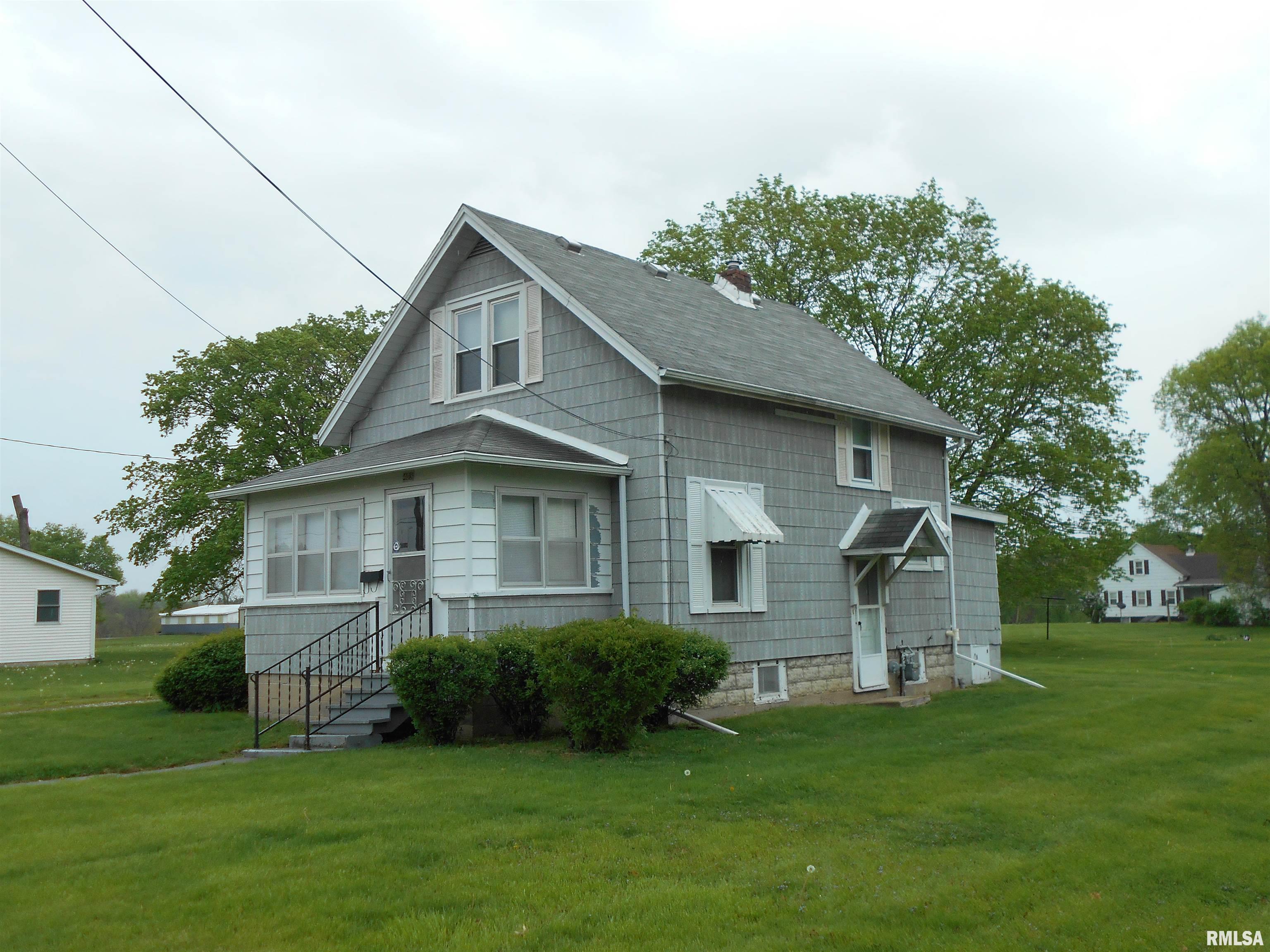 403 E Wood Street, Avon, Illinois image 1