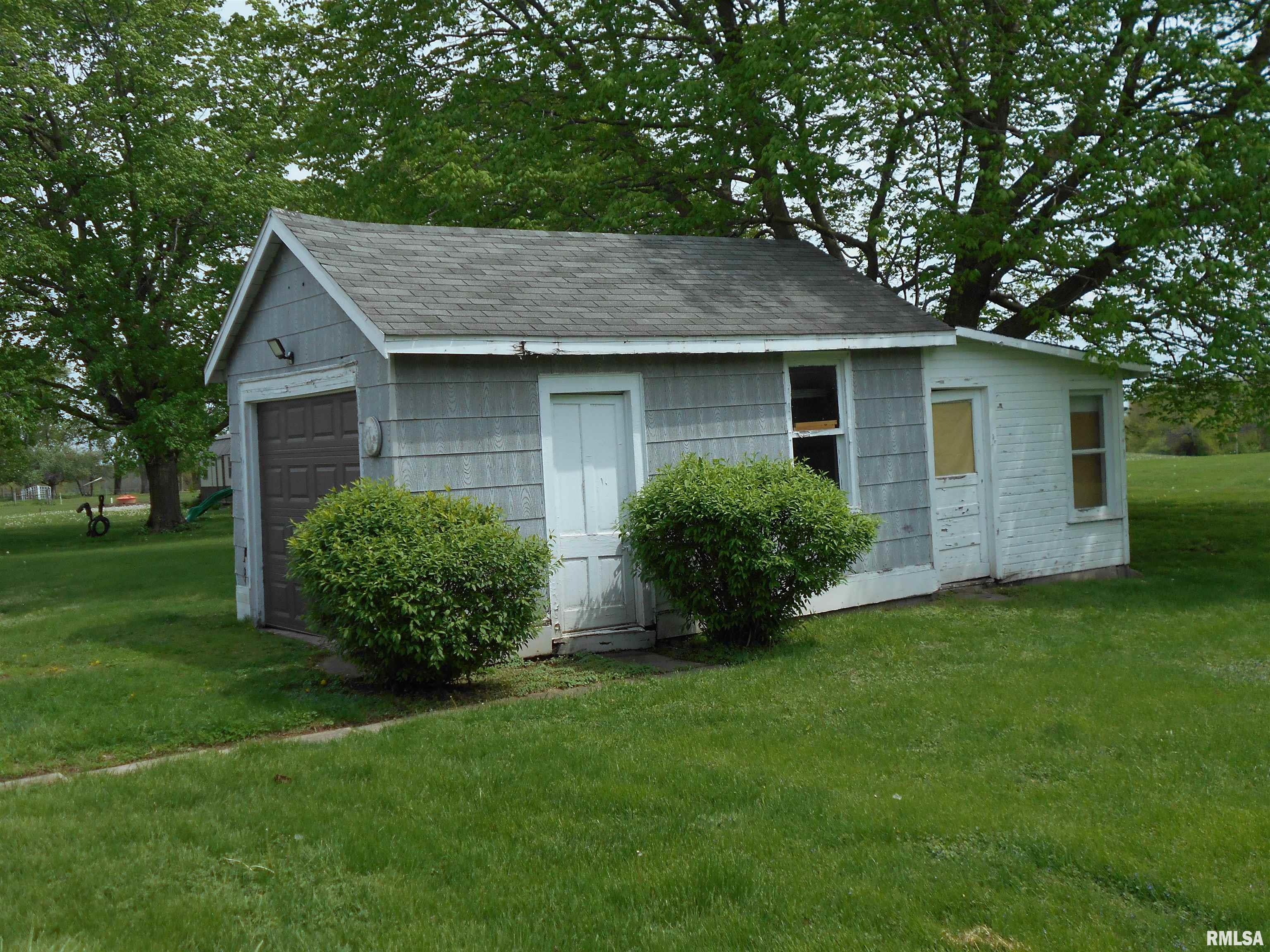 403 E Wood Street, Avon, Illinois image 13