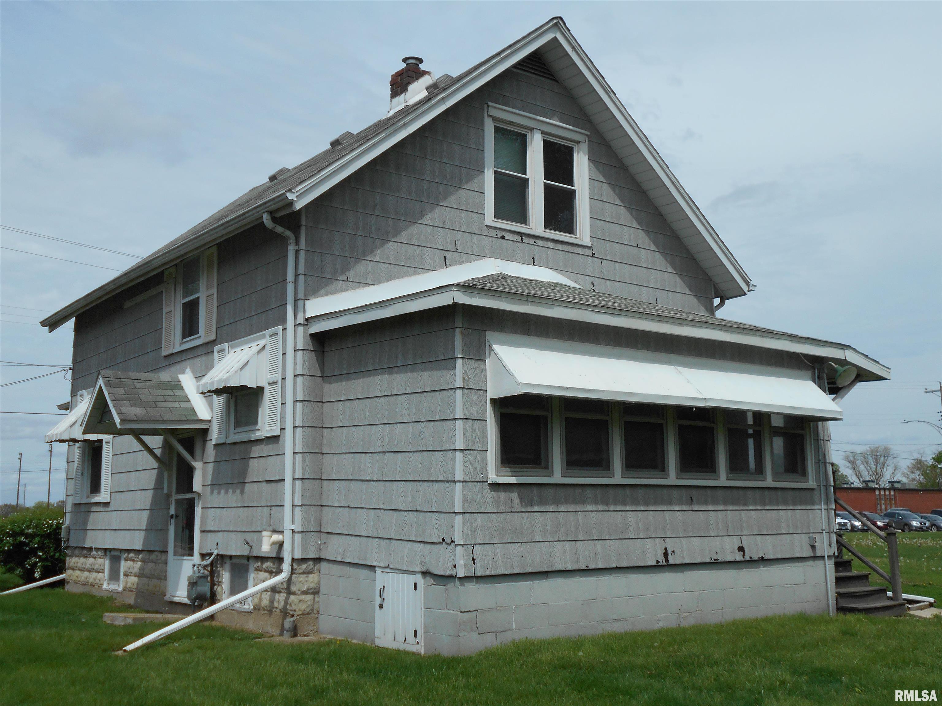 403 E Wood Street, Avon, Illinois image 12
