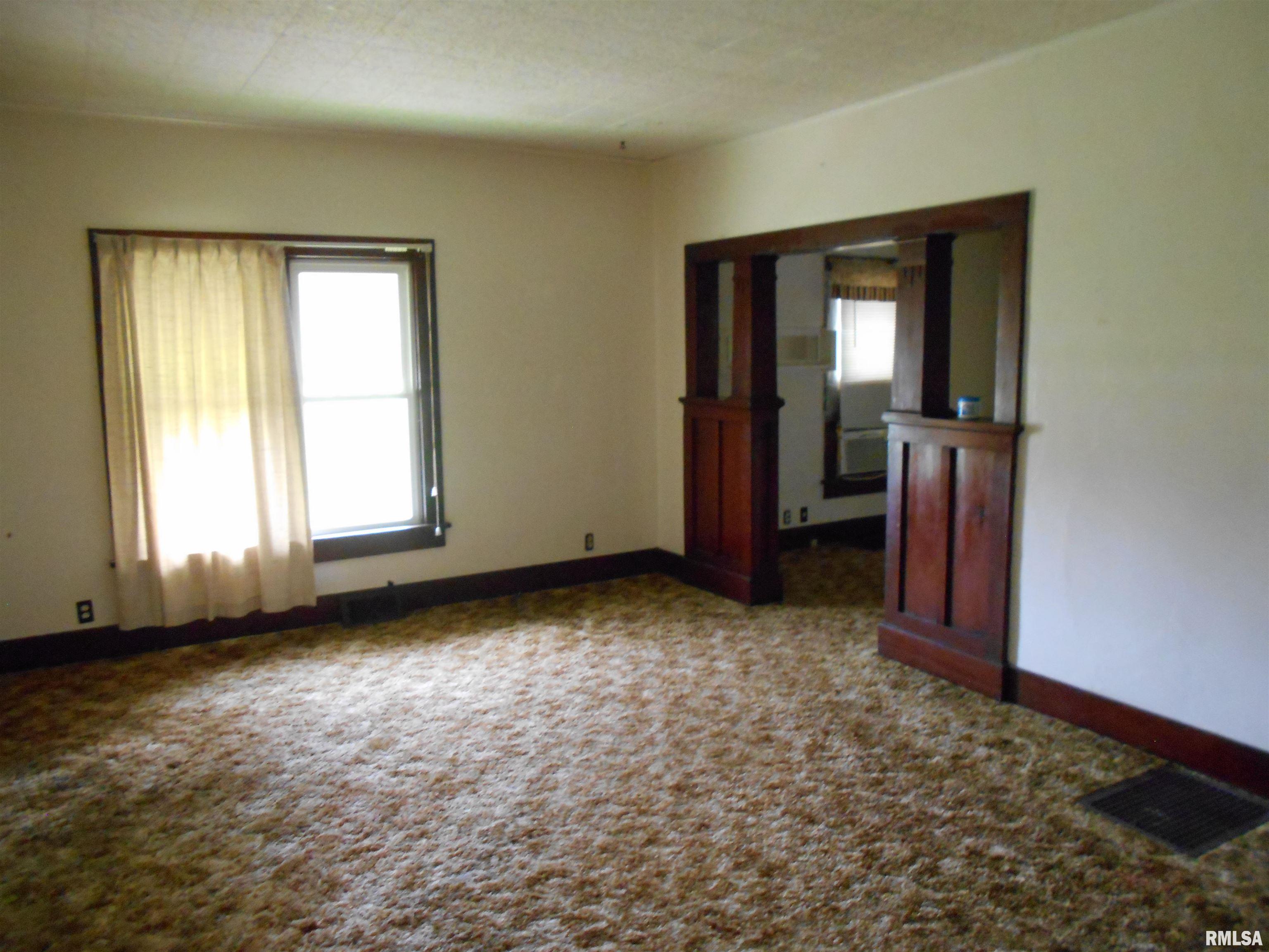 403 E Wood Street, Avon, Illinois image 3