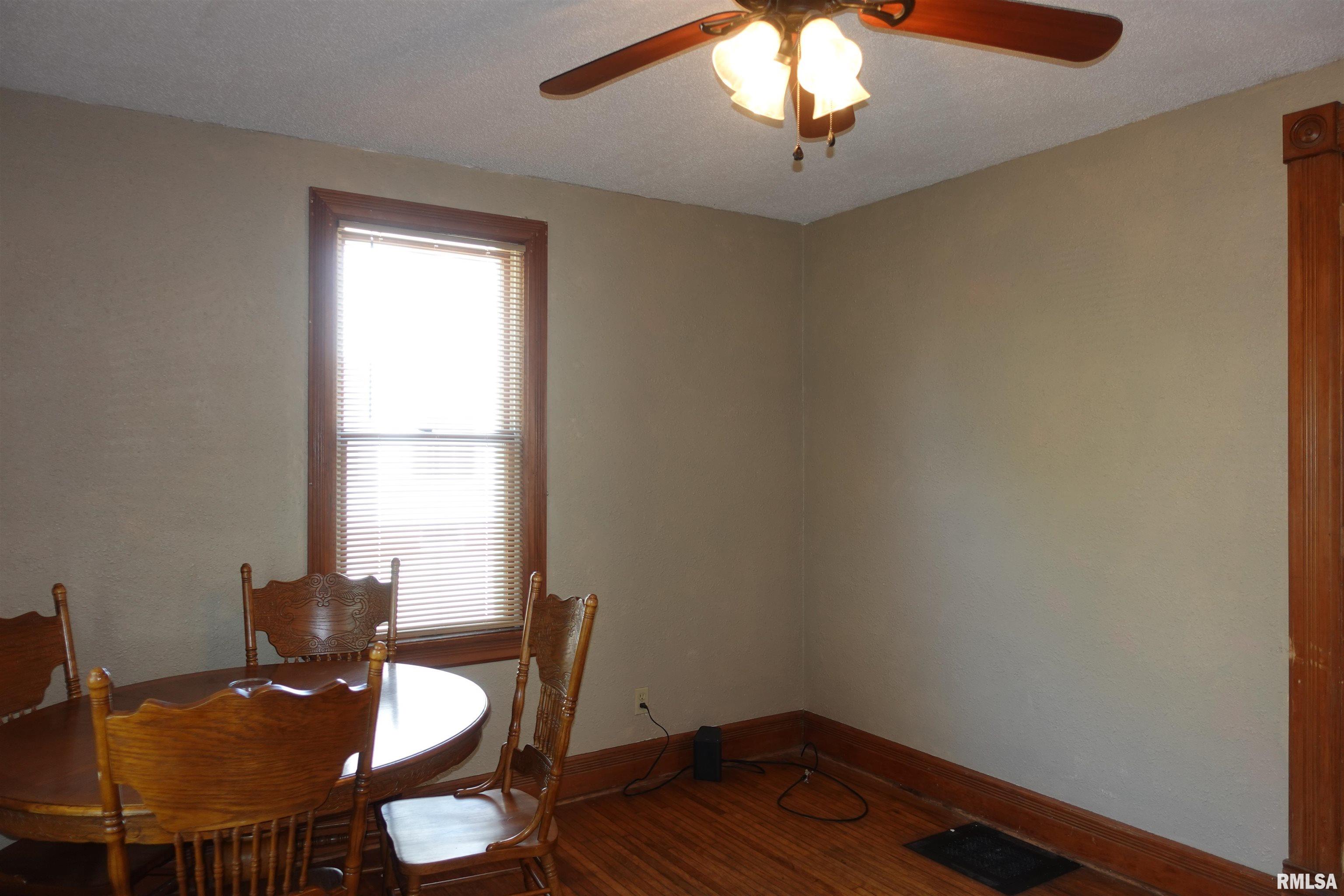 911 Willard Street, Galesburg, Illinois image 17