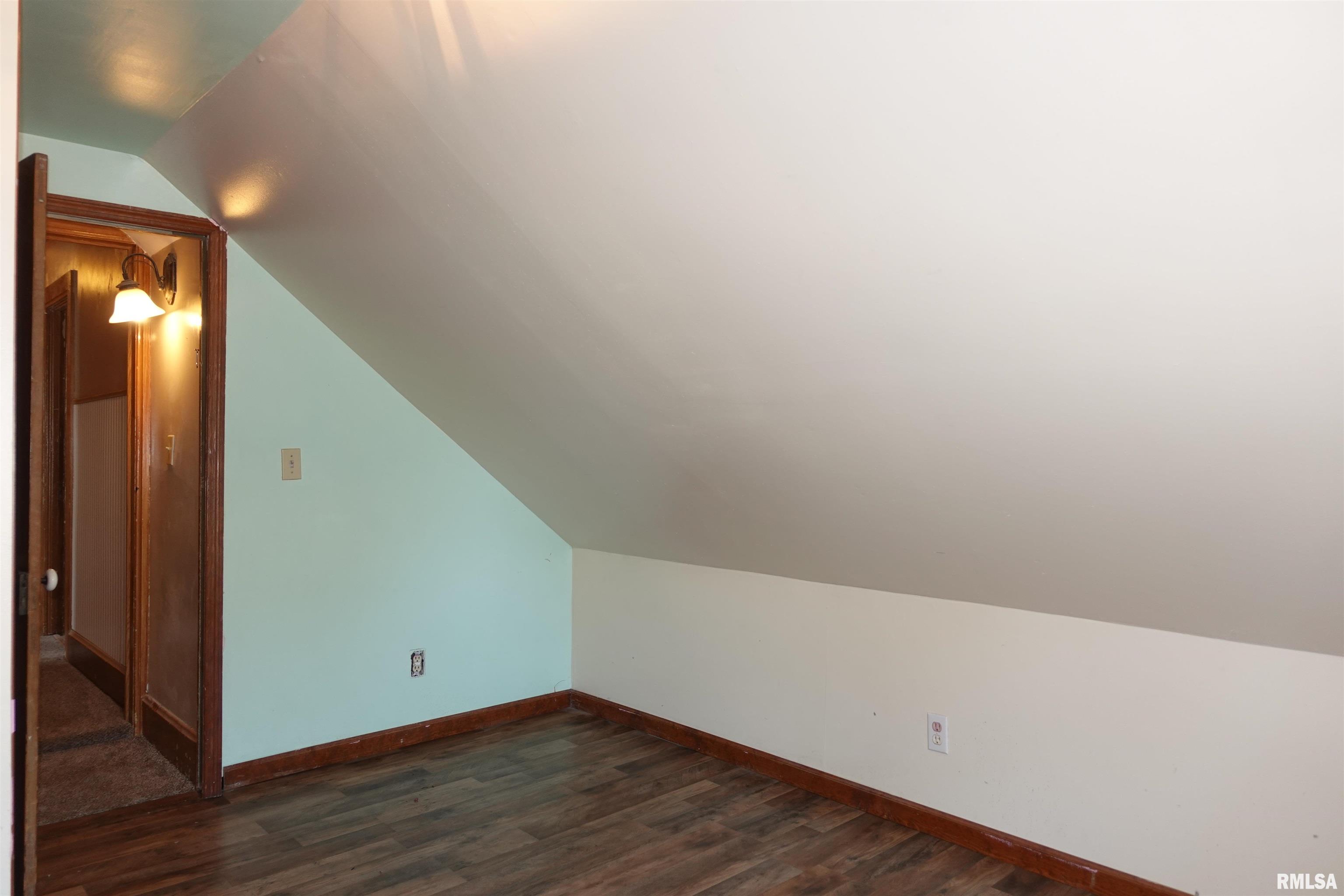 911 Willard Street, Galesburg, Illinois image 39