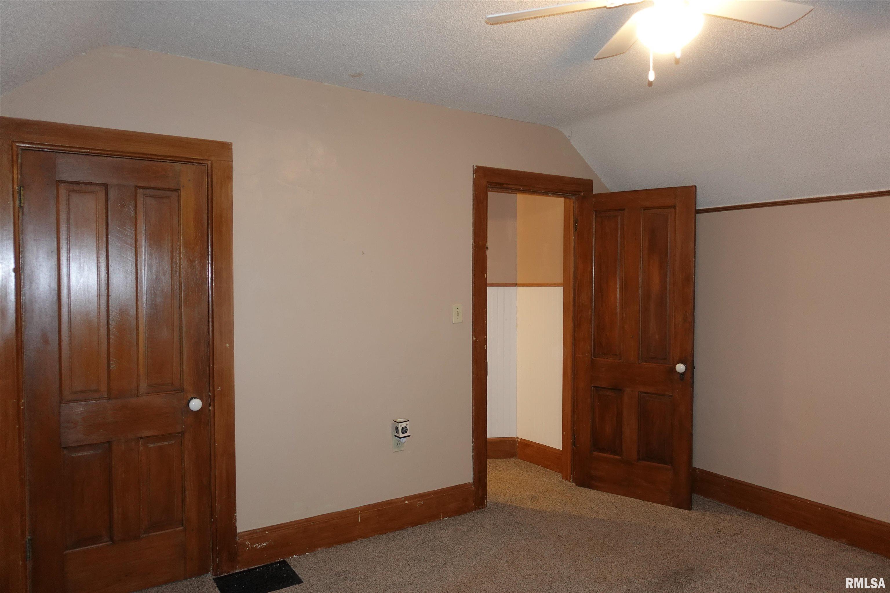 911 Willard Street, Galesburg, Illinois image 37