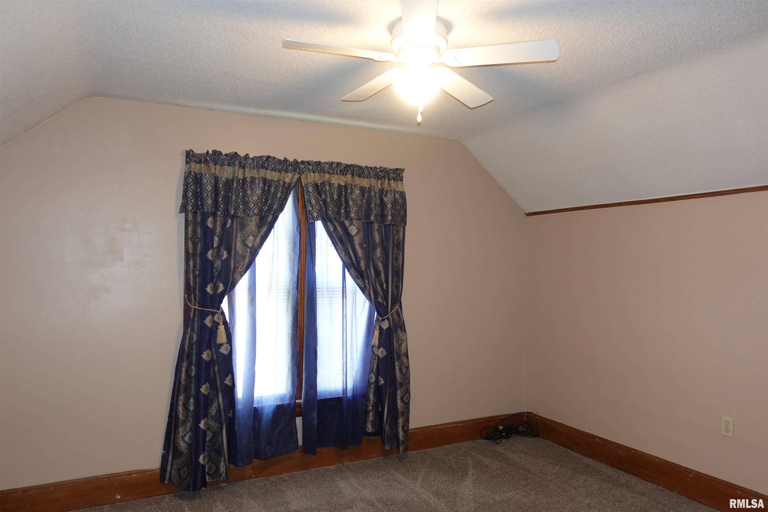 911 Willard Street, Galesburg, Illinois image 35