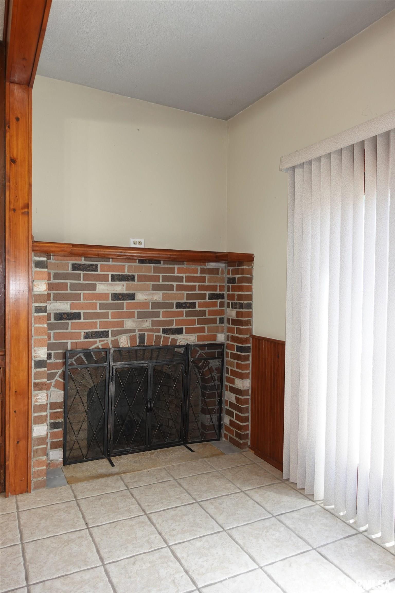 911 Willard Street, Galesburg, Illinois image 22