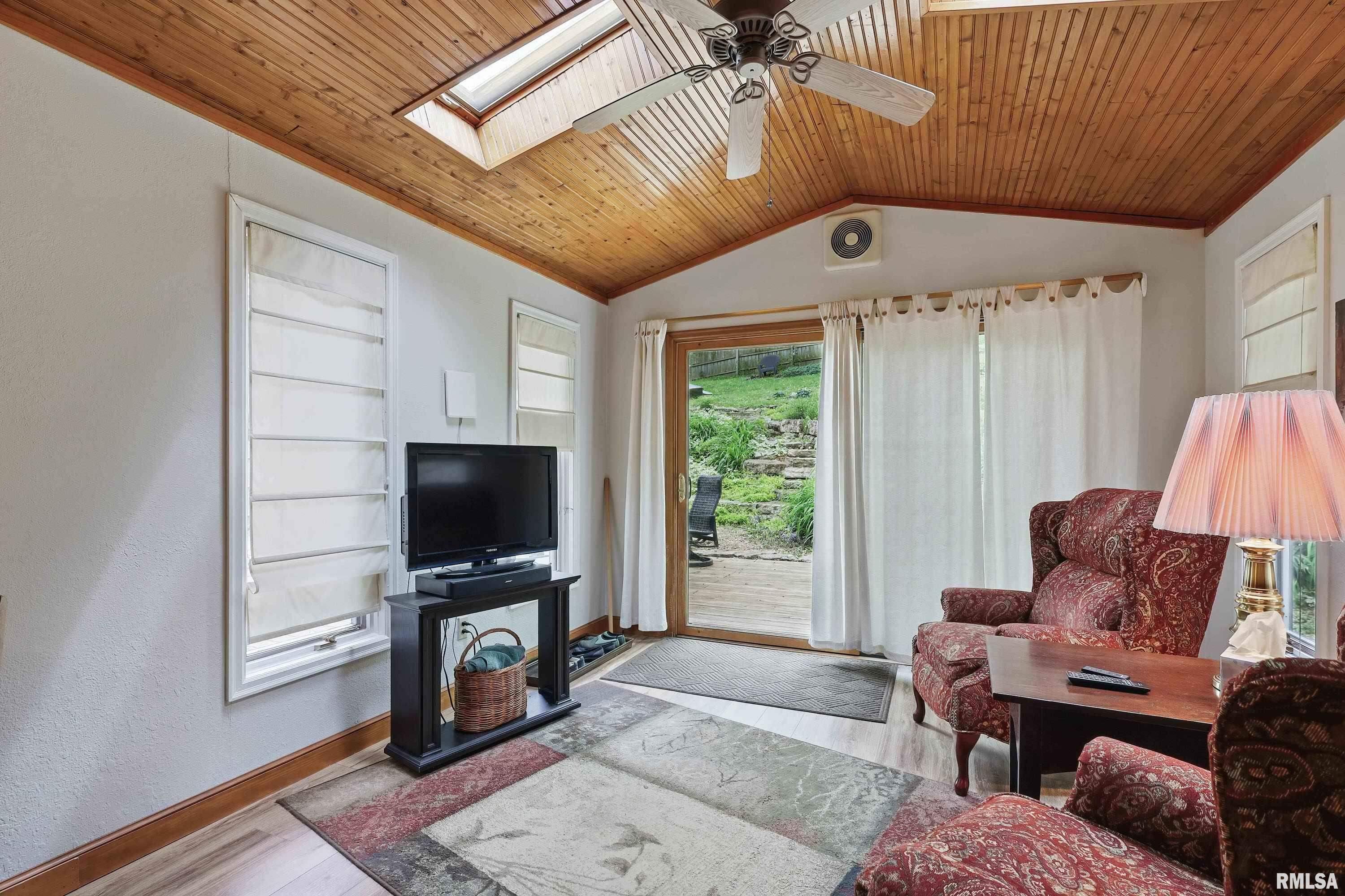 47 W Timberline Drive, Blue Grass, Iowa image 31