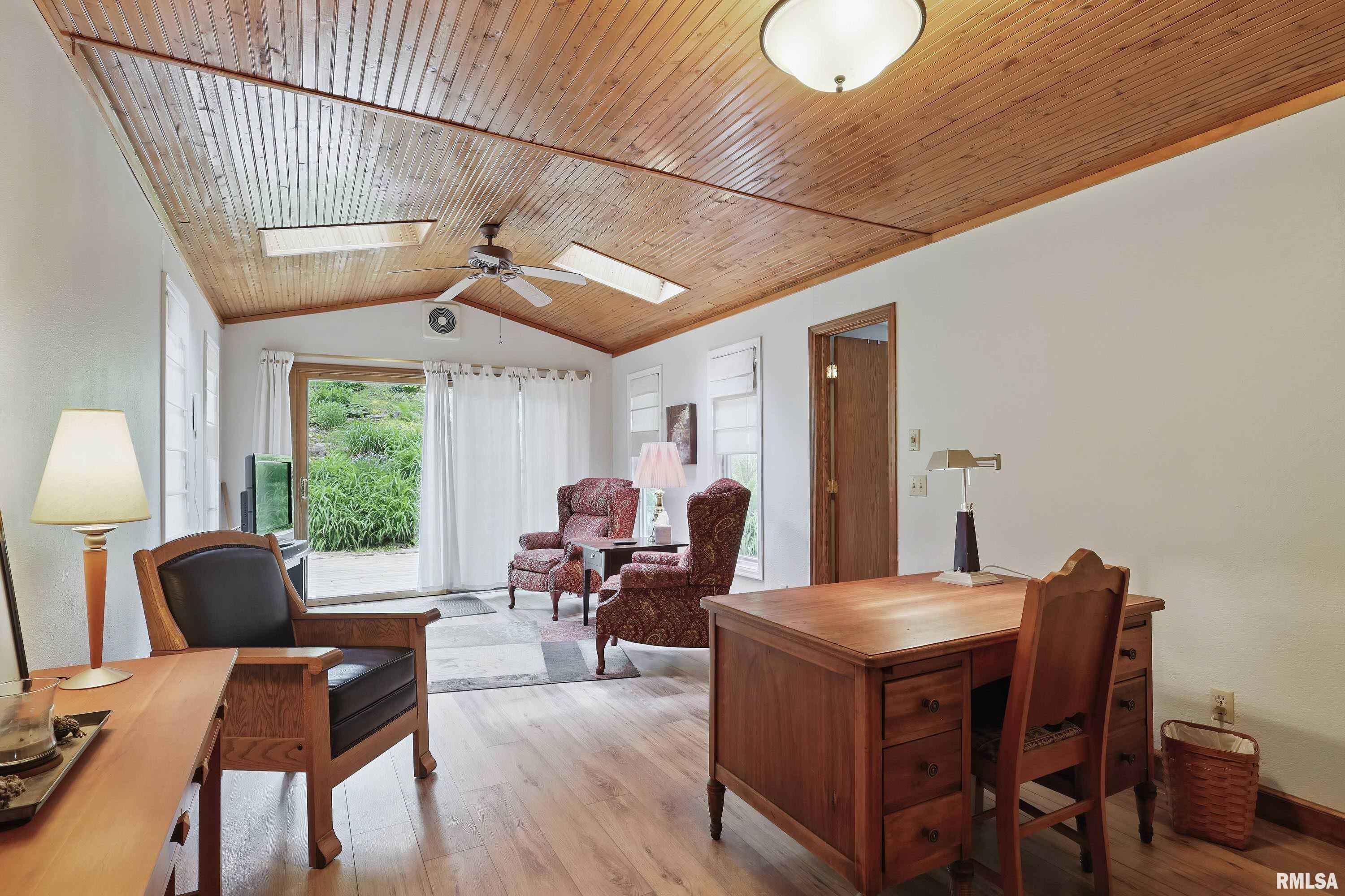 47 W Timberline Drive, Blue Grass, Iowa image 30
