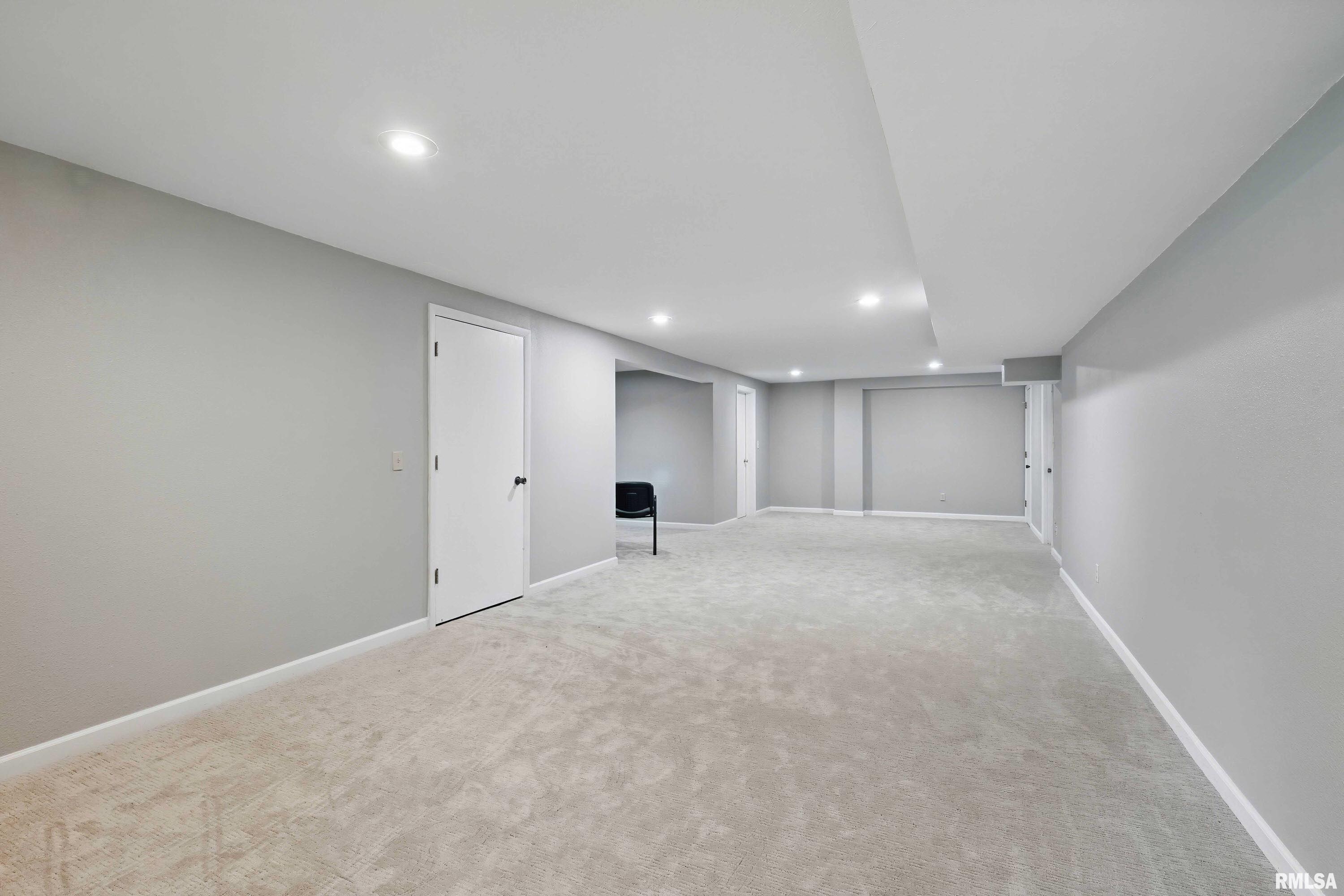 47 W Timberline Drive, Blue Grass, Iowa image 39