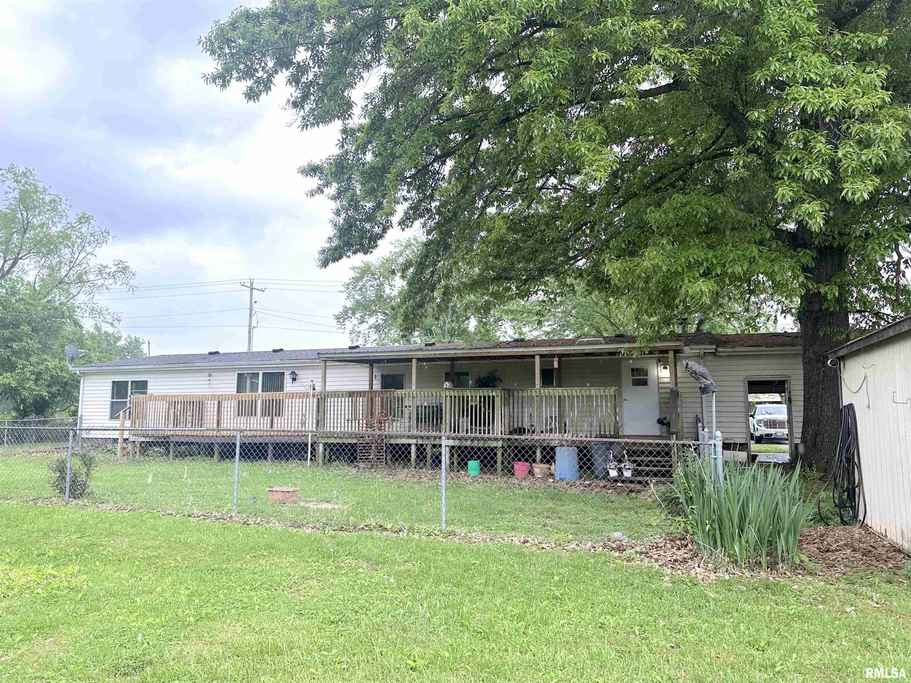 208 E Yung Street, Sesser, Illinois image 16