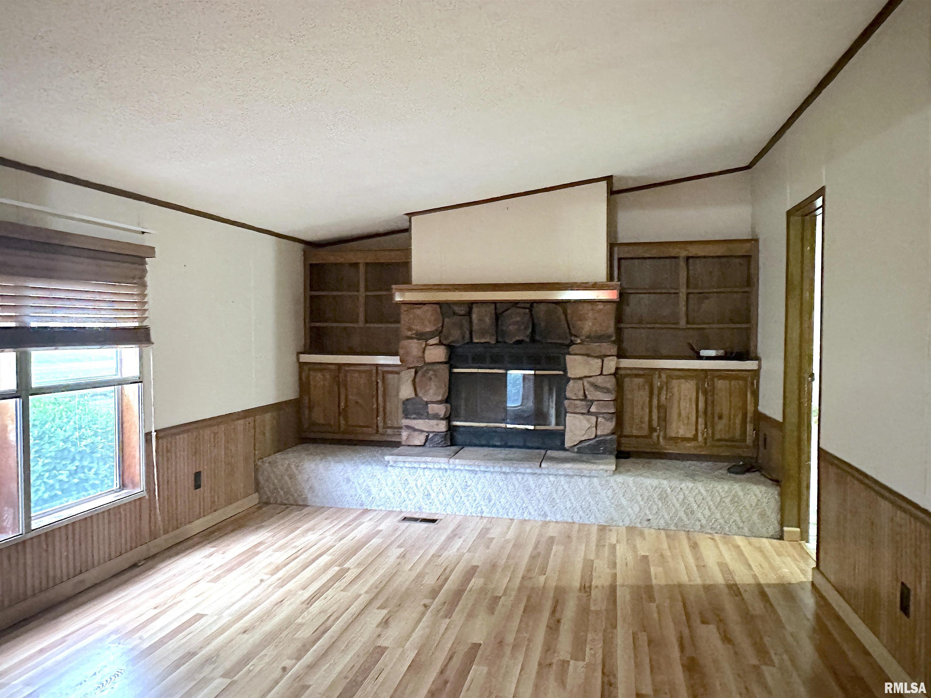 208 E Yung Street, Sesser, Illinois image 4