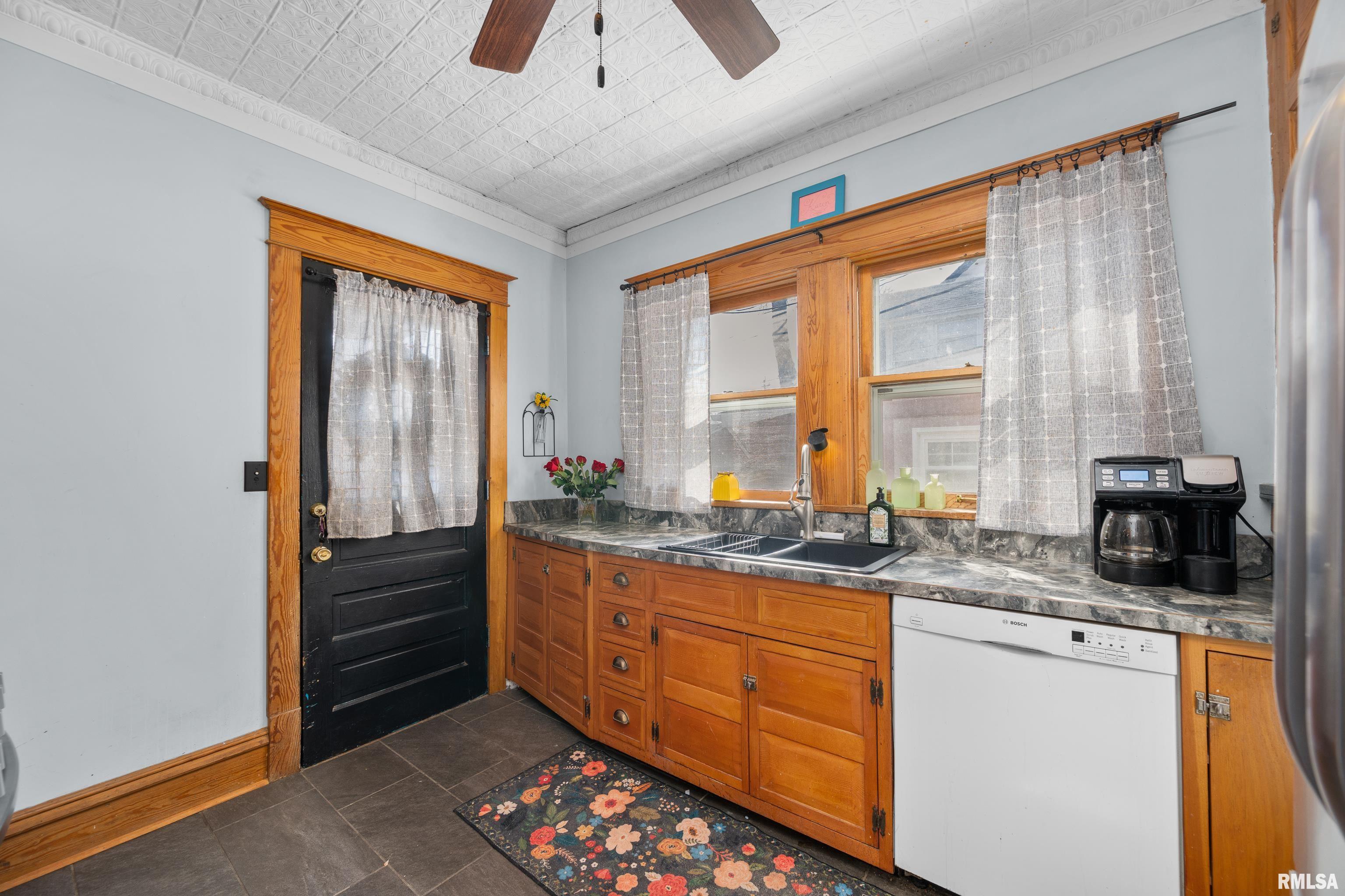 1601 21st Street, Rock Island, Illinois image 14