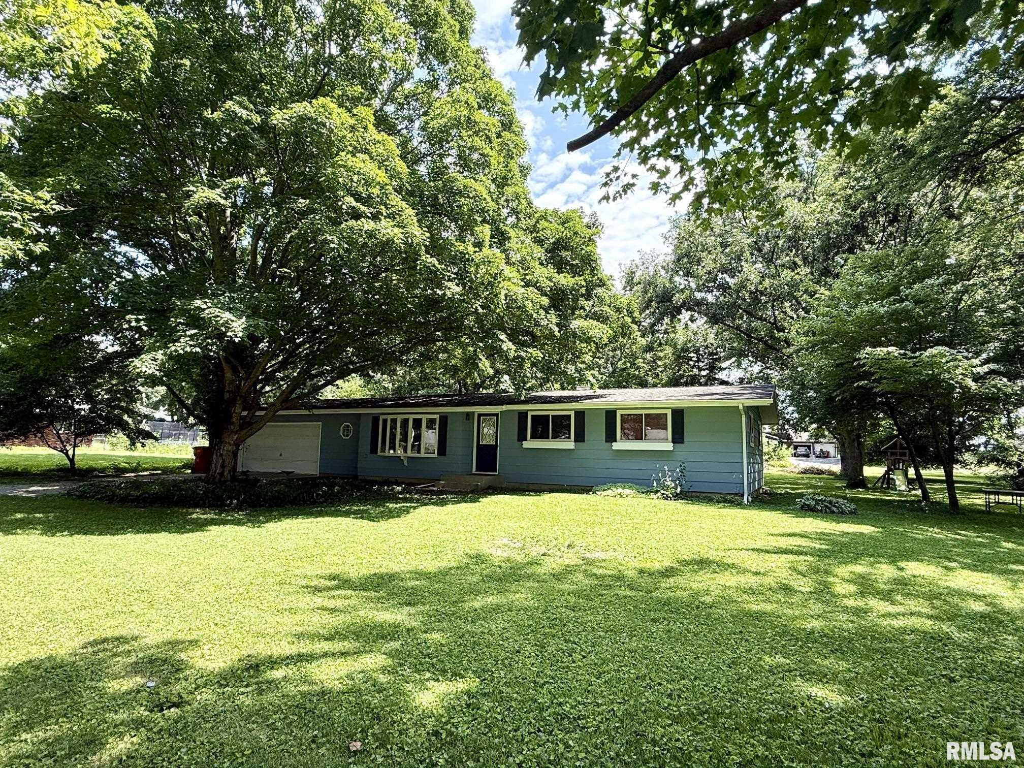 Photo 1 of 28 — 17122 RIVER VIEW Road, Petersburg, IL 62675