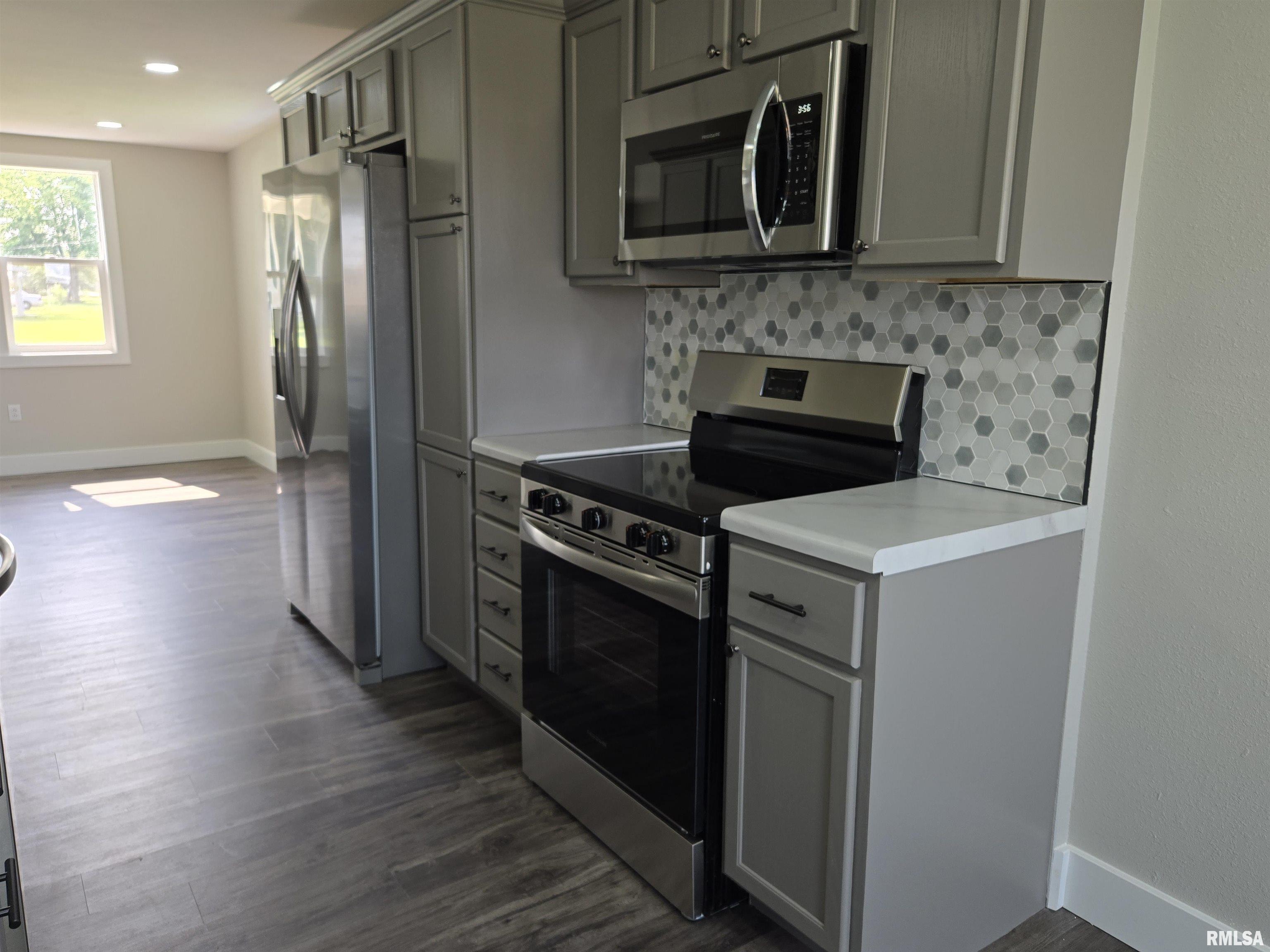 433 N Prairie Avenue, Macomb, Illinois image 7