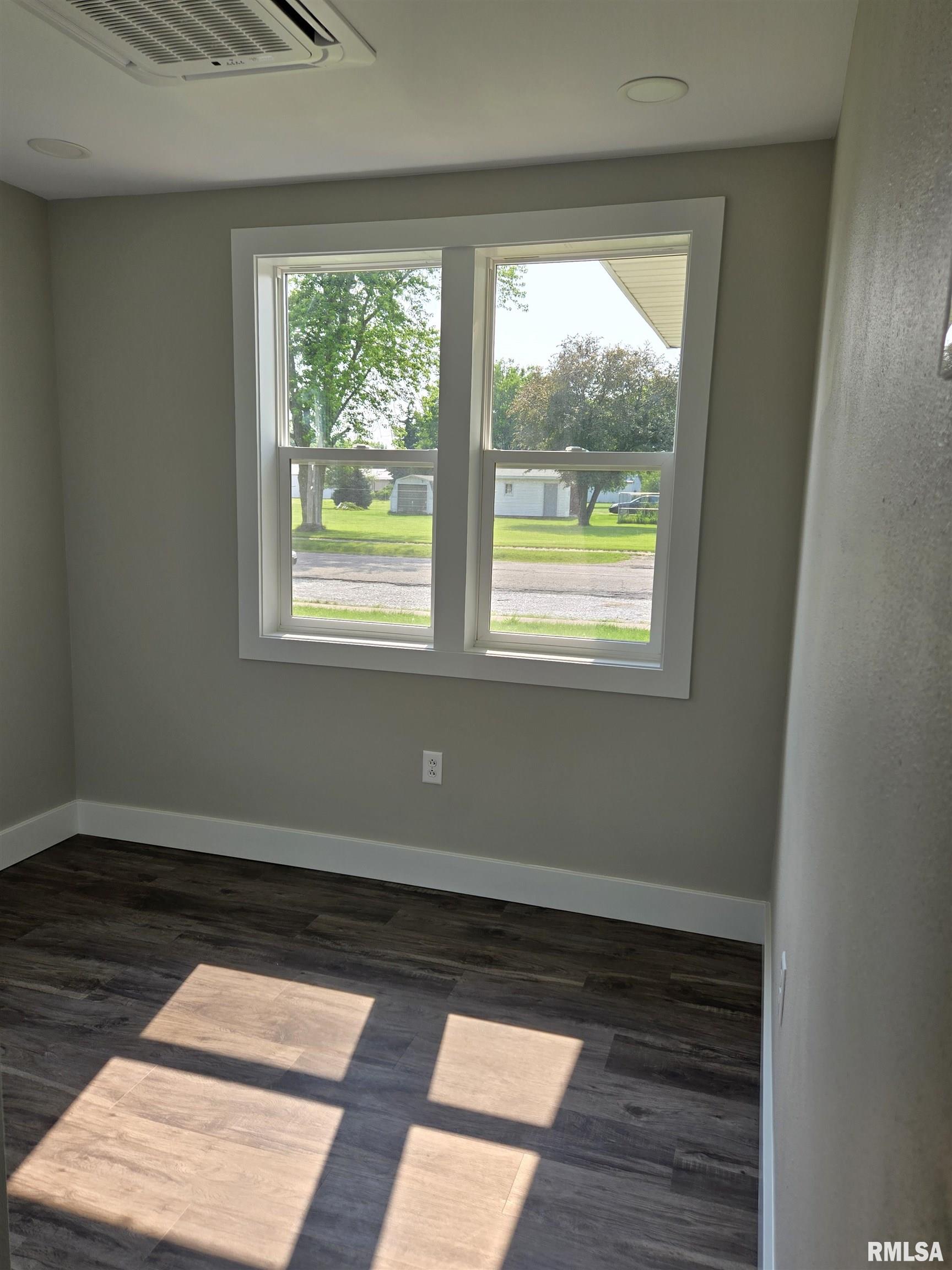 433 N Prairie Avenue, Macomb, Illinois image 14