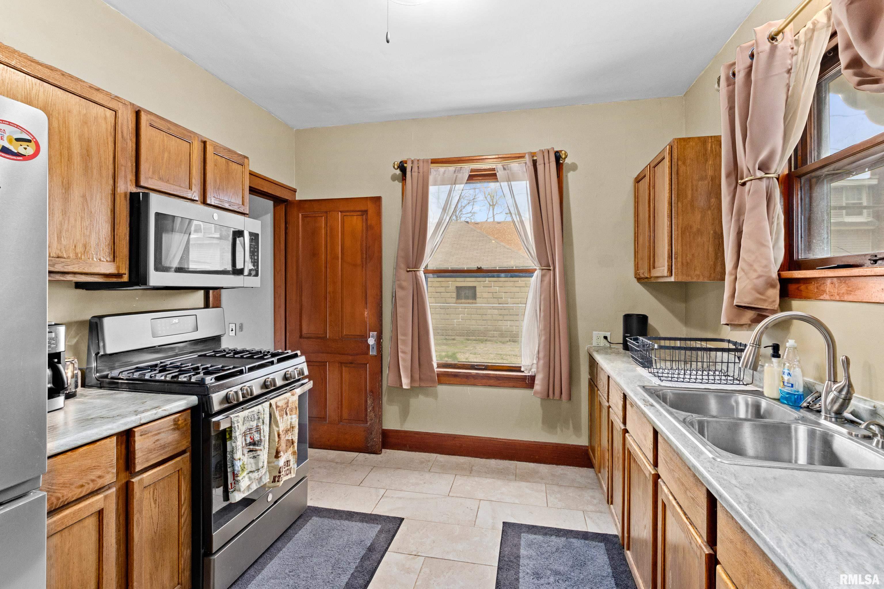 421 State Street, Pekin, Illinois image 15
