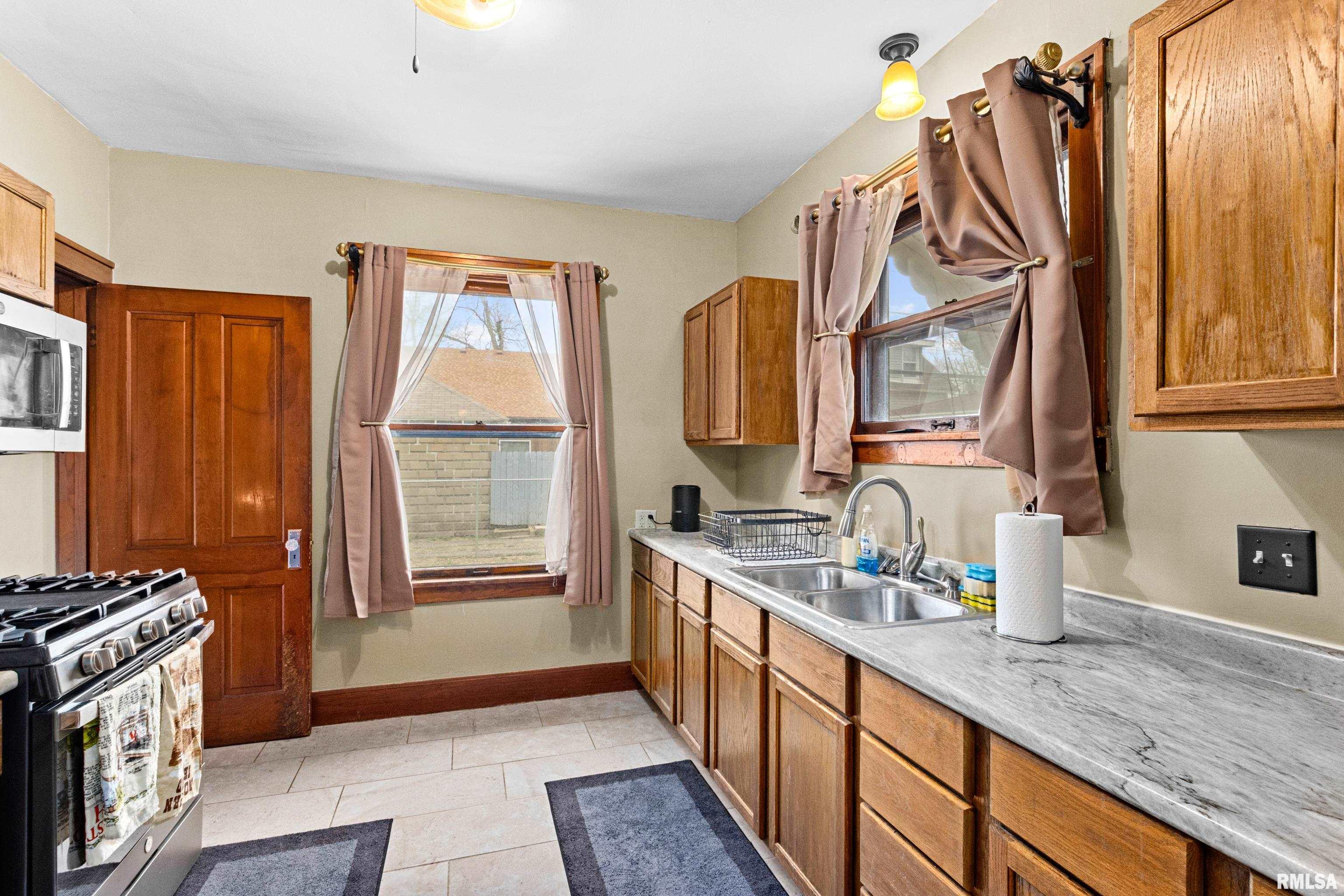 421 State Street, Pekin, Illinois image 14
