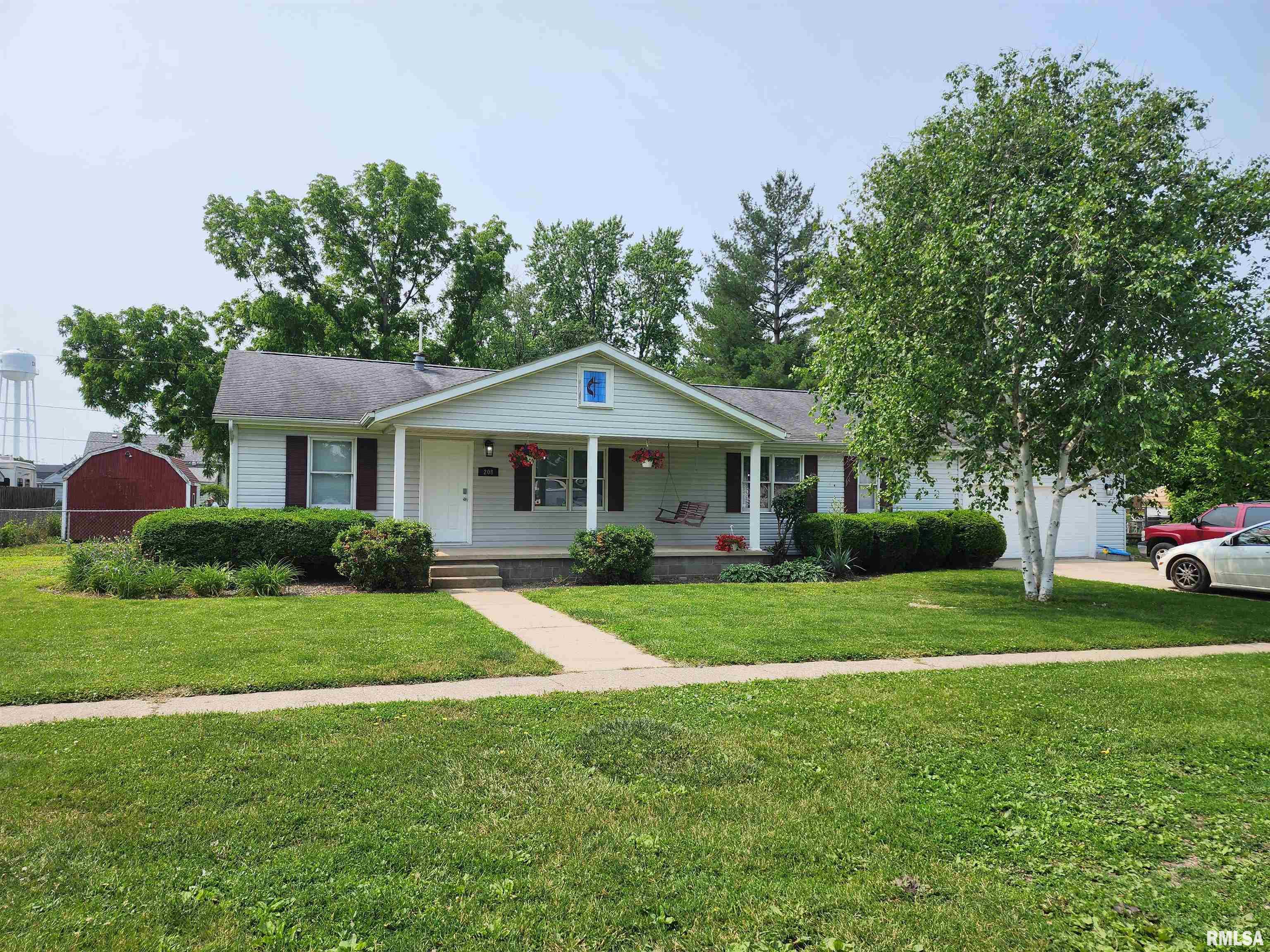 208 Elm Street, Dawson, Illinois image 1