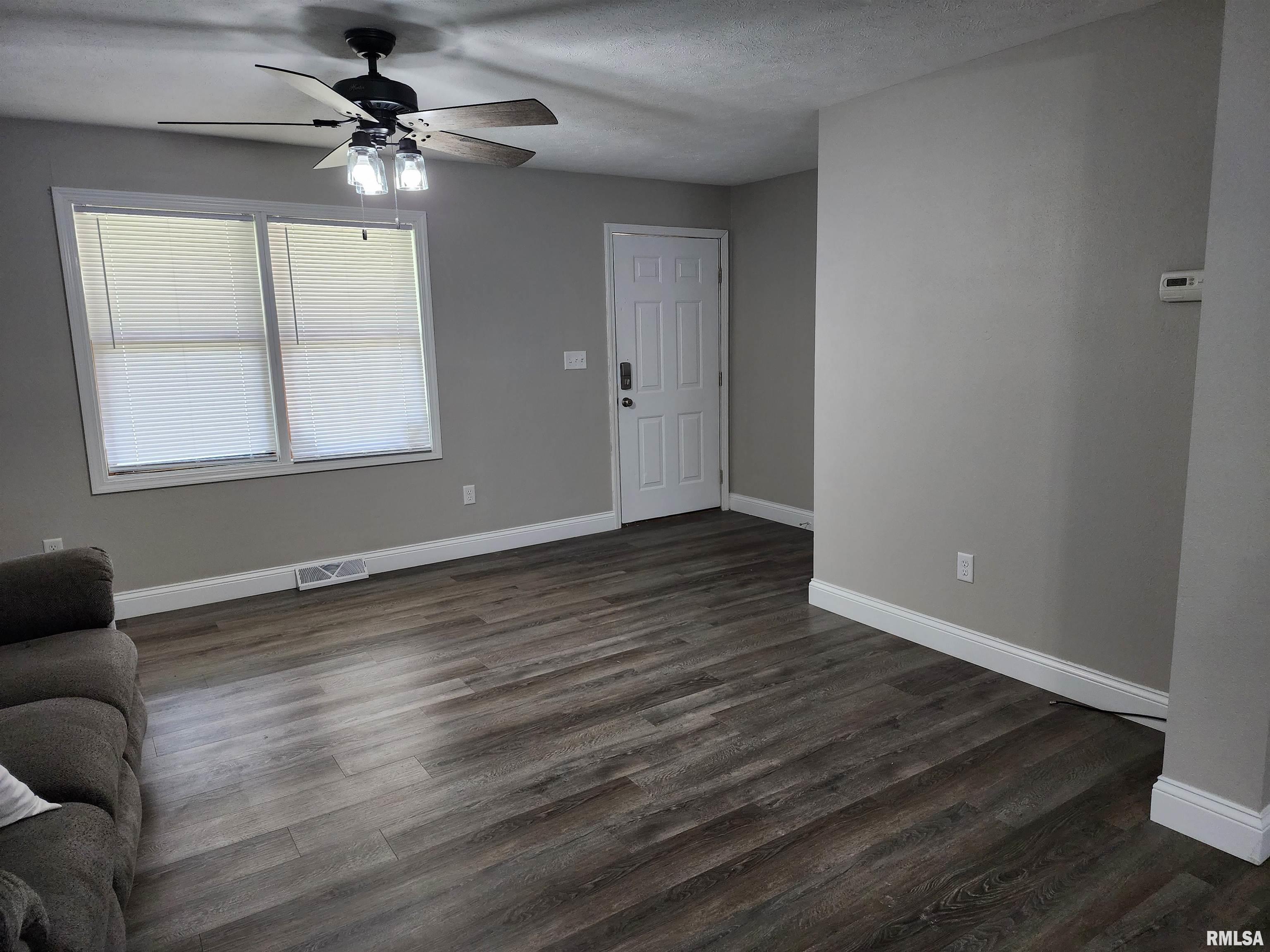 208 Elm Street, Dawson, Illinois image 3