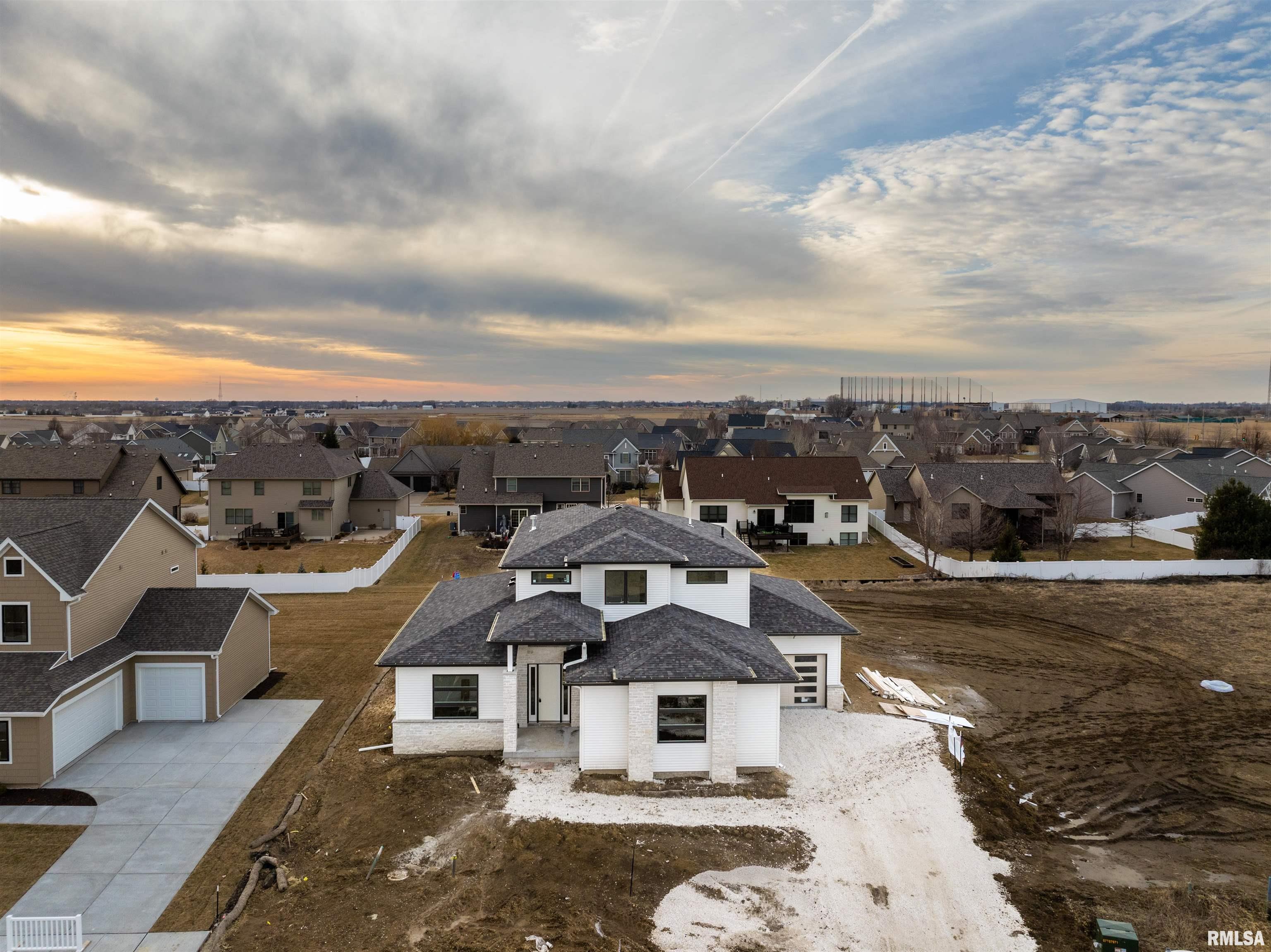 6638 Pelican Street, Bettendorf, Iowa image 9