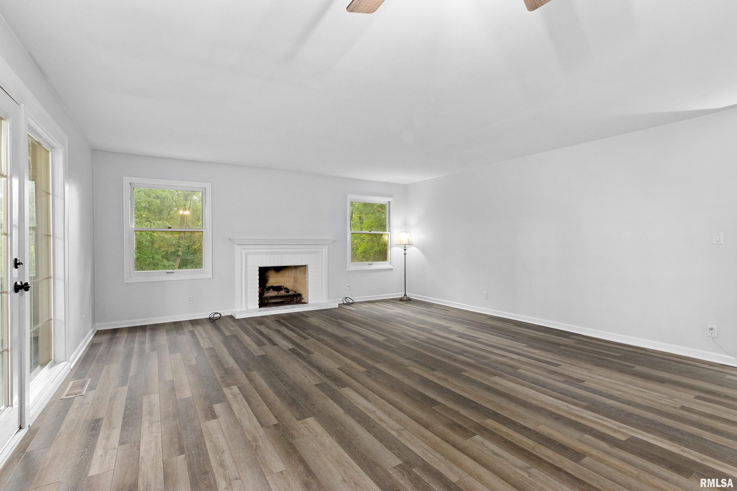 335 Country Club Drive #A, Pekin, Illinois image 10