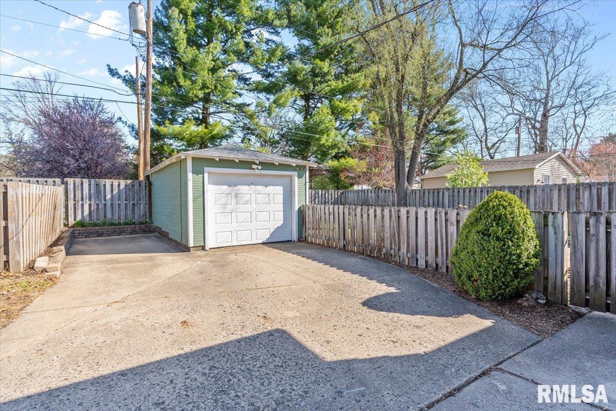 657 Woodland Avenue, Springfield, Illinois image 36