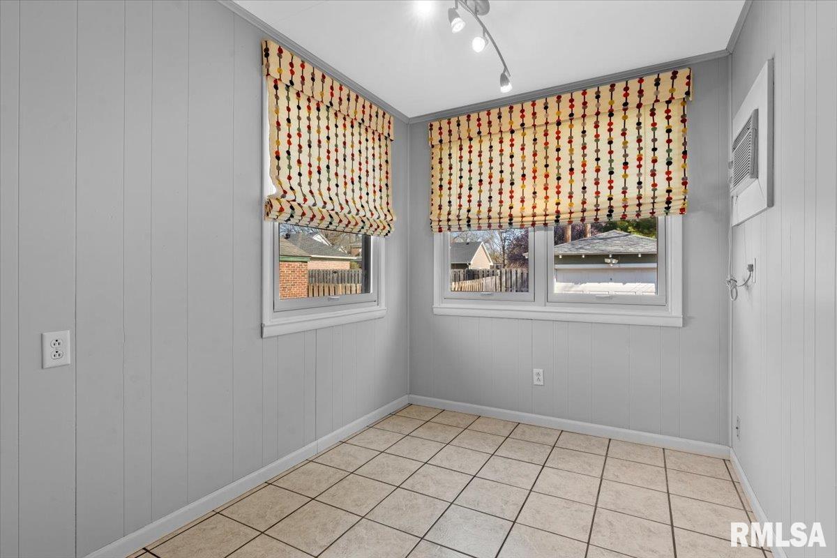 657 Woodland Avenue, Springfield, Illinois image 17