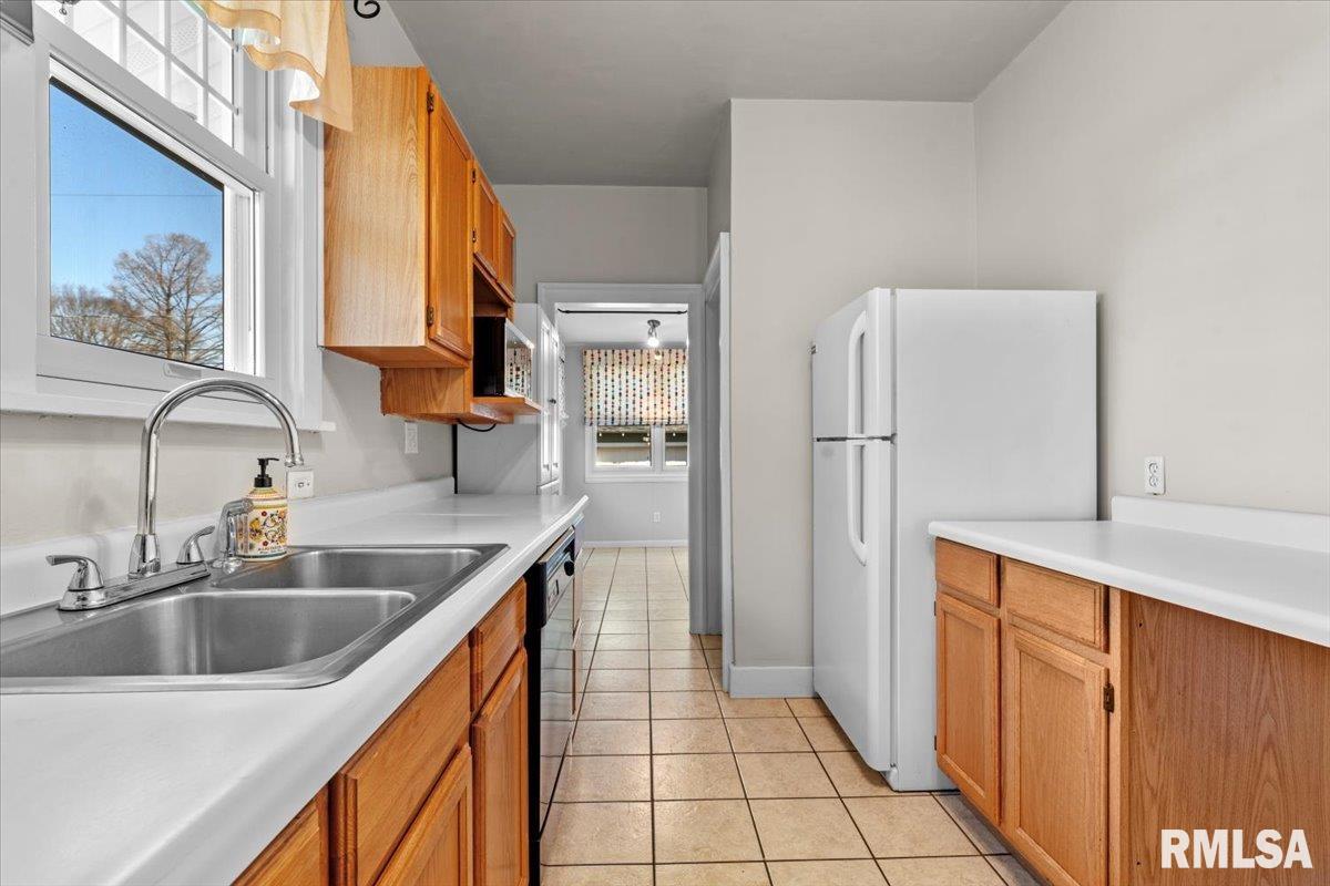 657 Woodland Avenue, Springfield, Illinois image 16