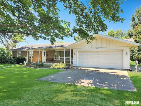 Homes For Sale - 304 N 3rd Street<br/> Stark County, Wyoming, IL 61491