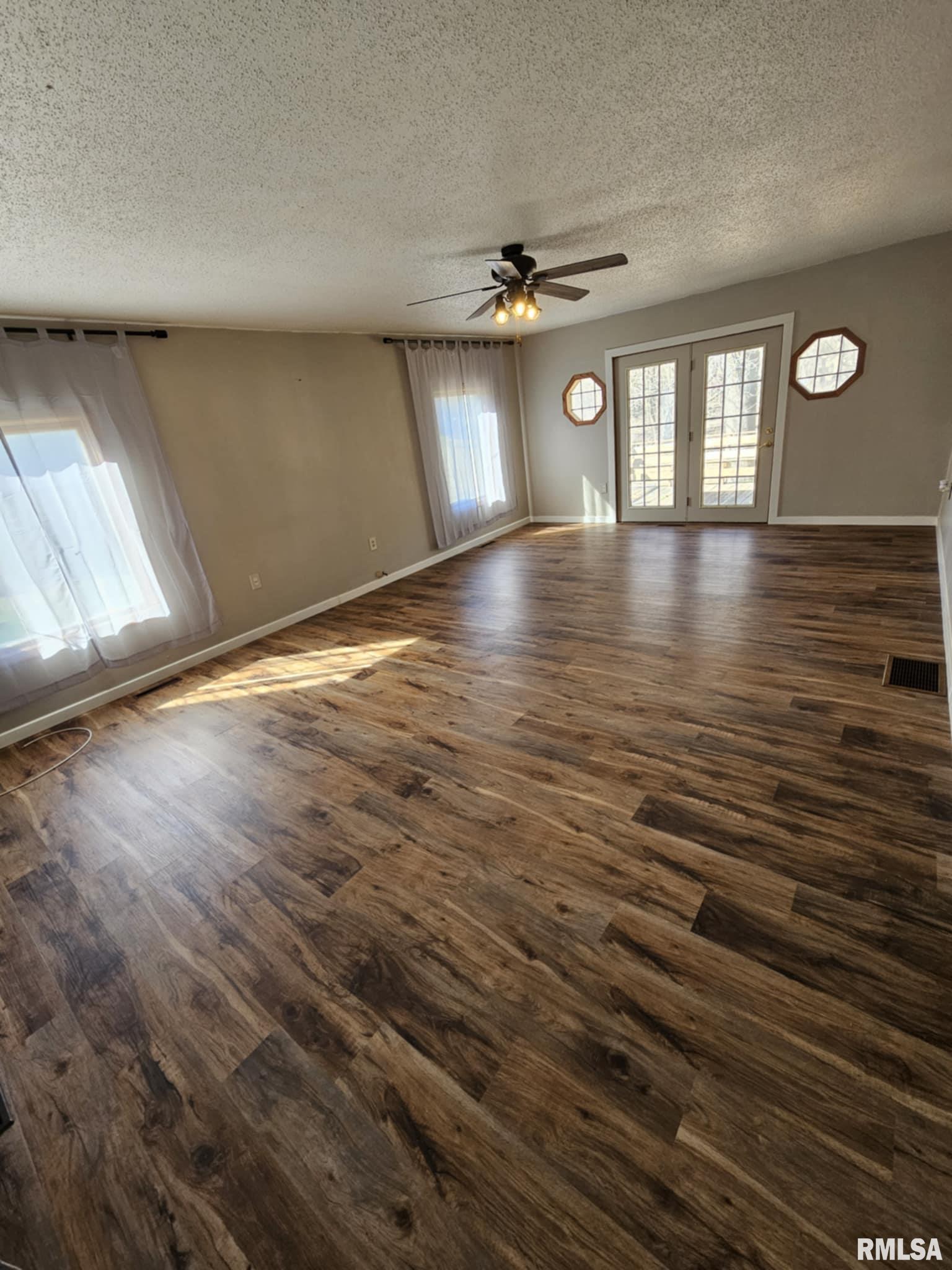 718 N Madison Street, Macomb, Illinois image 12