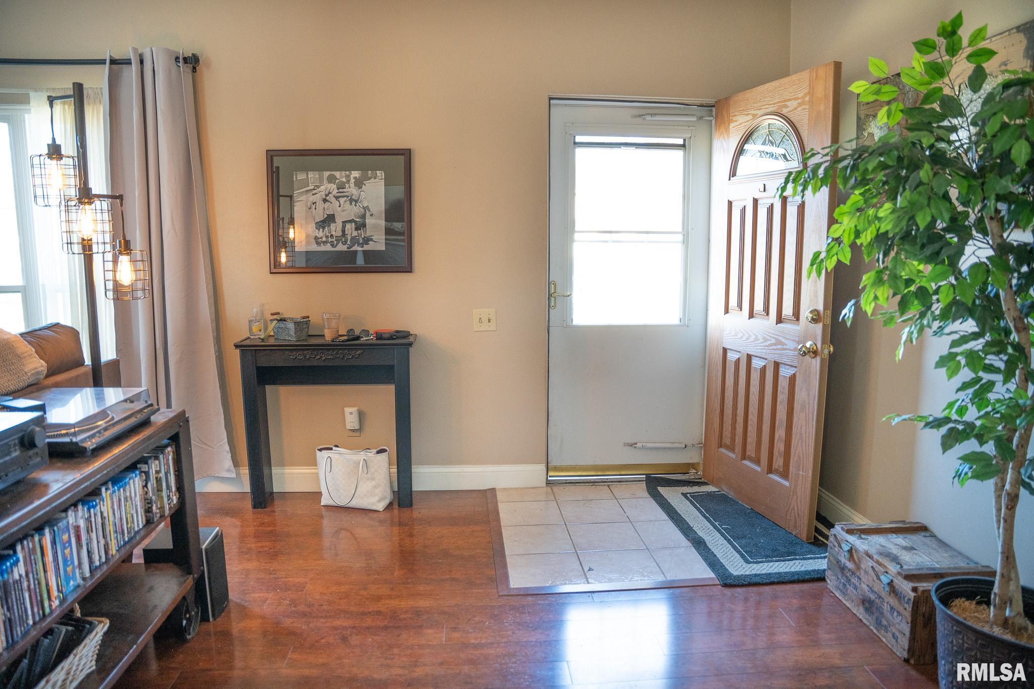 2114 W Westbrook Drive, Peoria, Illinois image 13