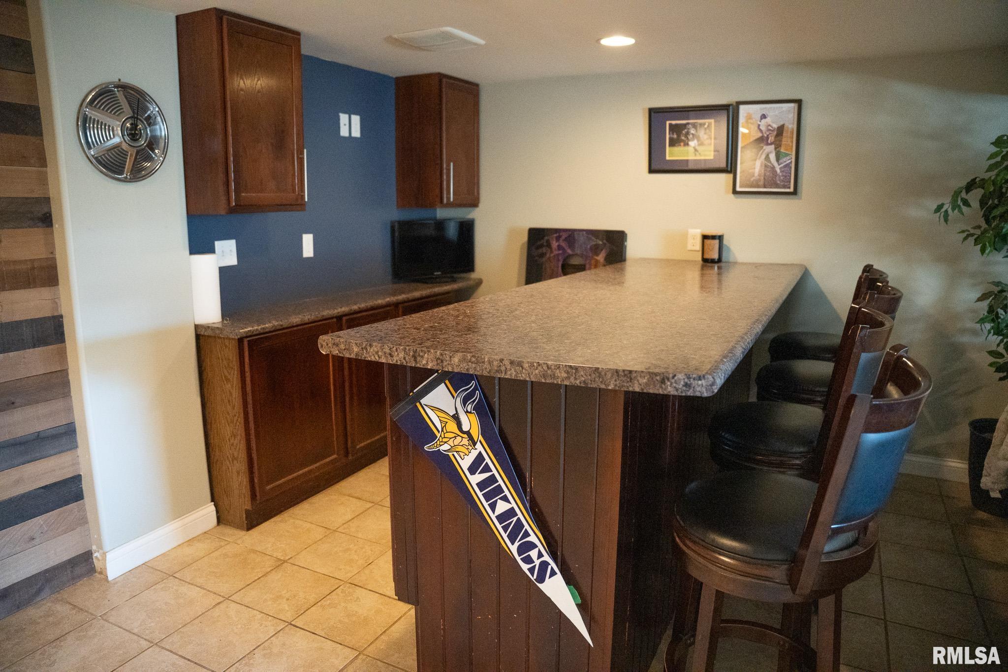 2114 W Westbrook Drive, Peoria, Illinois image 6